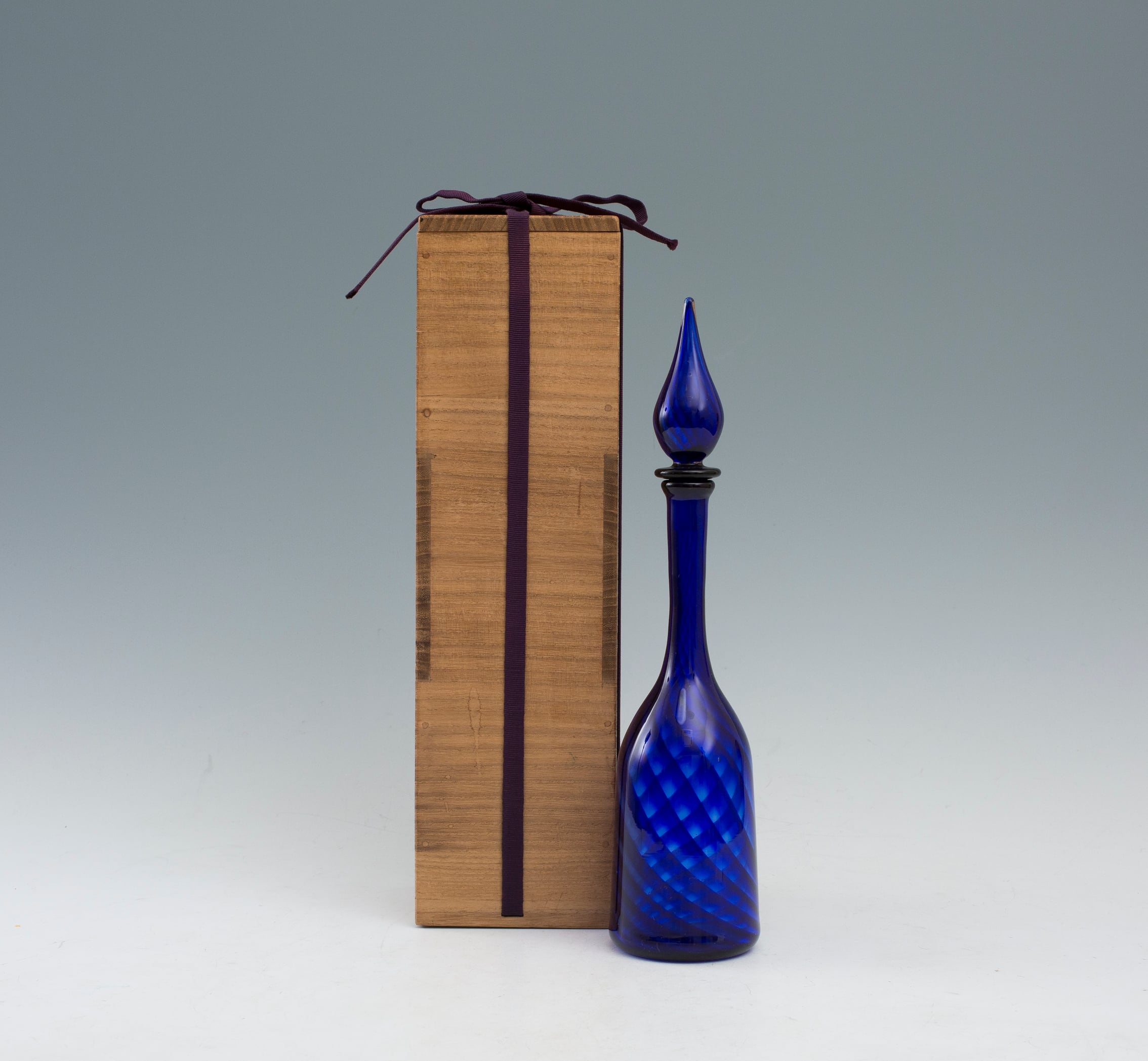 瑠璃ガラスデキャンタ 蓋付瓶 岩田久利 硝子 茶道具 茶懐石 酒器 徳利