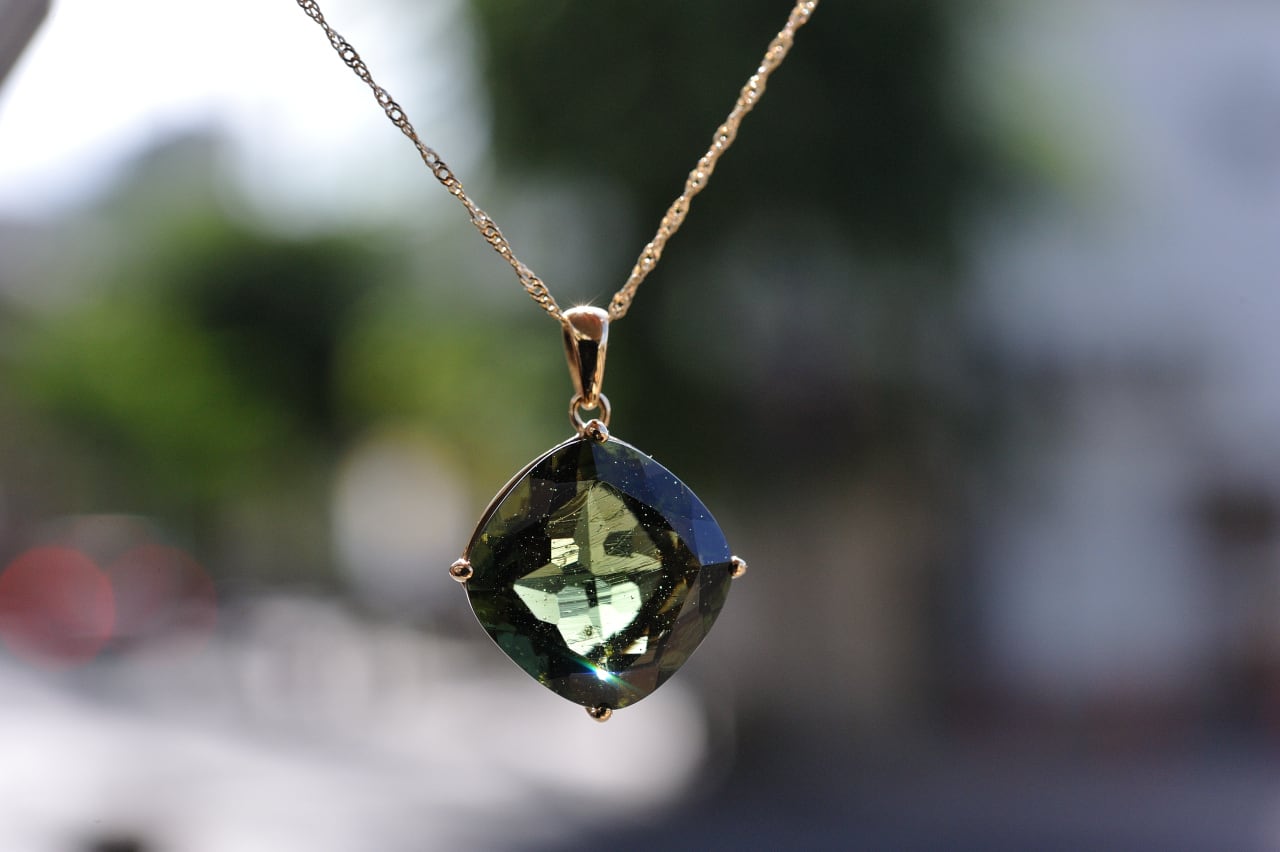 K18 モルダバイト ペンダントトップ | rfrees ～place of healing～