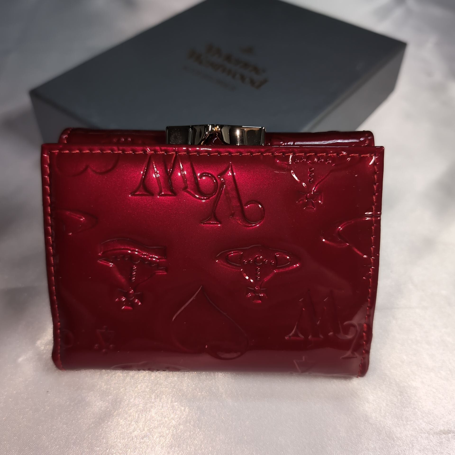 ヴィヴィアン・ウエストウッド エナメル 三つ折り財布 レッド