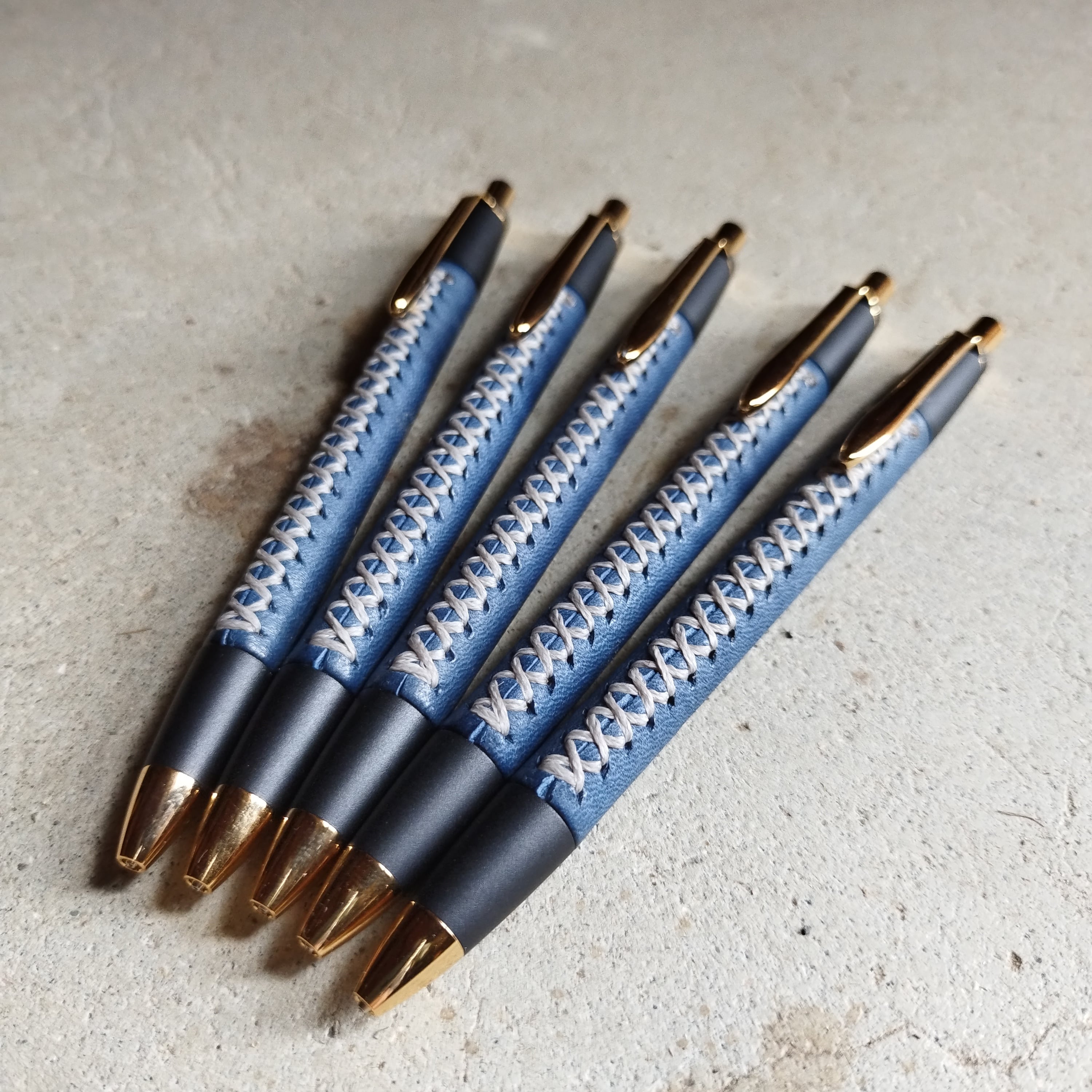 Schicksalシックザール革軸ペンヒマラヤクロコダイル シャーペン