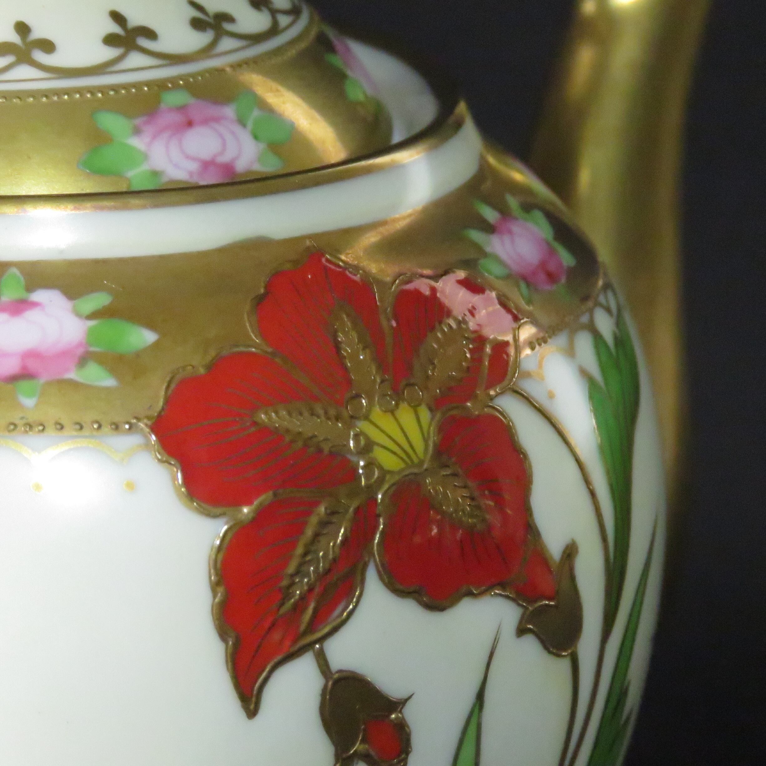 名古屋製陶 オールドメイトウ 金盛上ピンク地華装飾 キャビネット