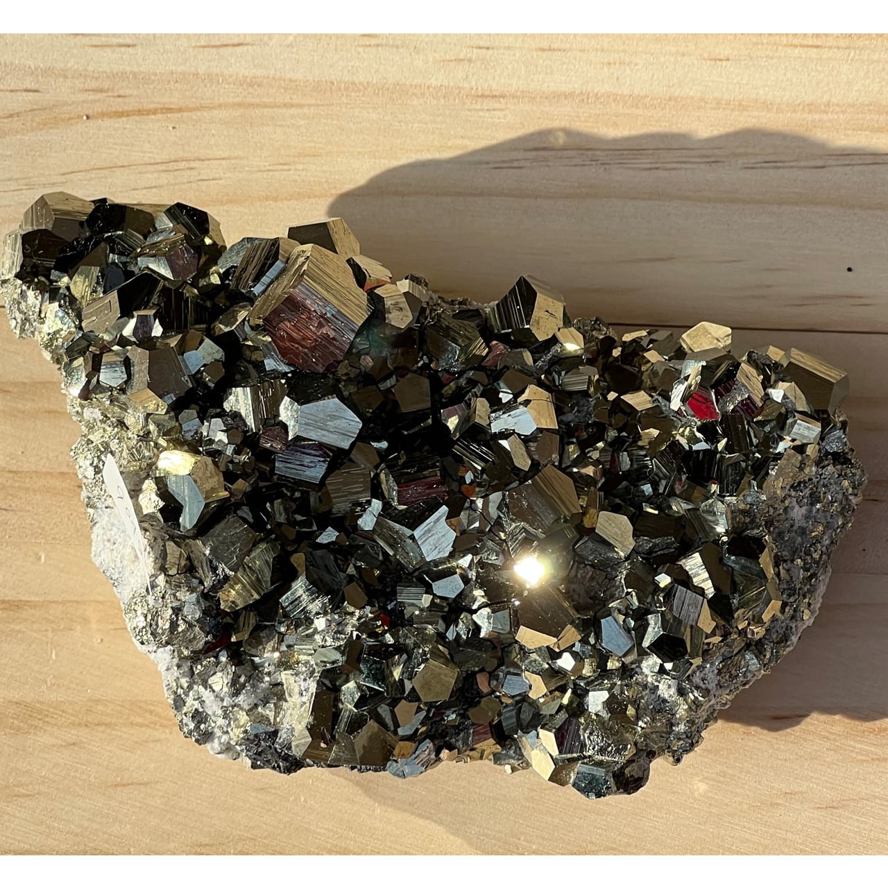 パイライト 黄鉄鉱 クラスター原石【ペルー・ワンサラ鉱山】 最上級の