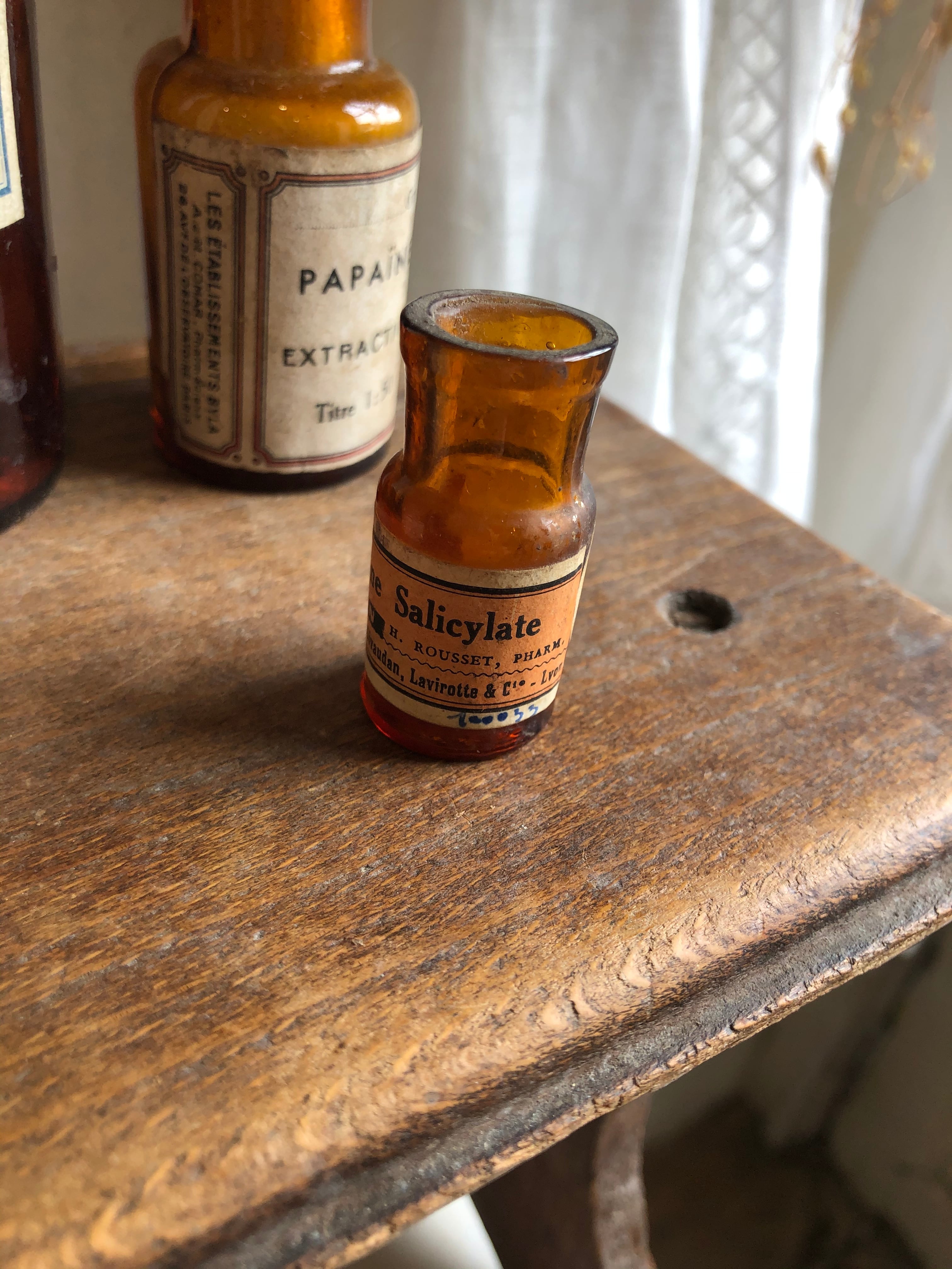 フランスアンティーク 小さな薬瓶 Eserine Salicylate POISON