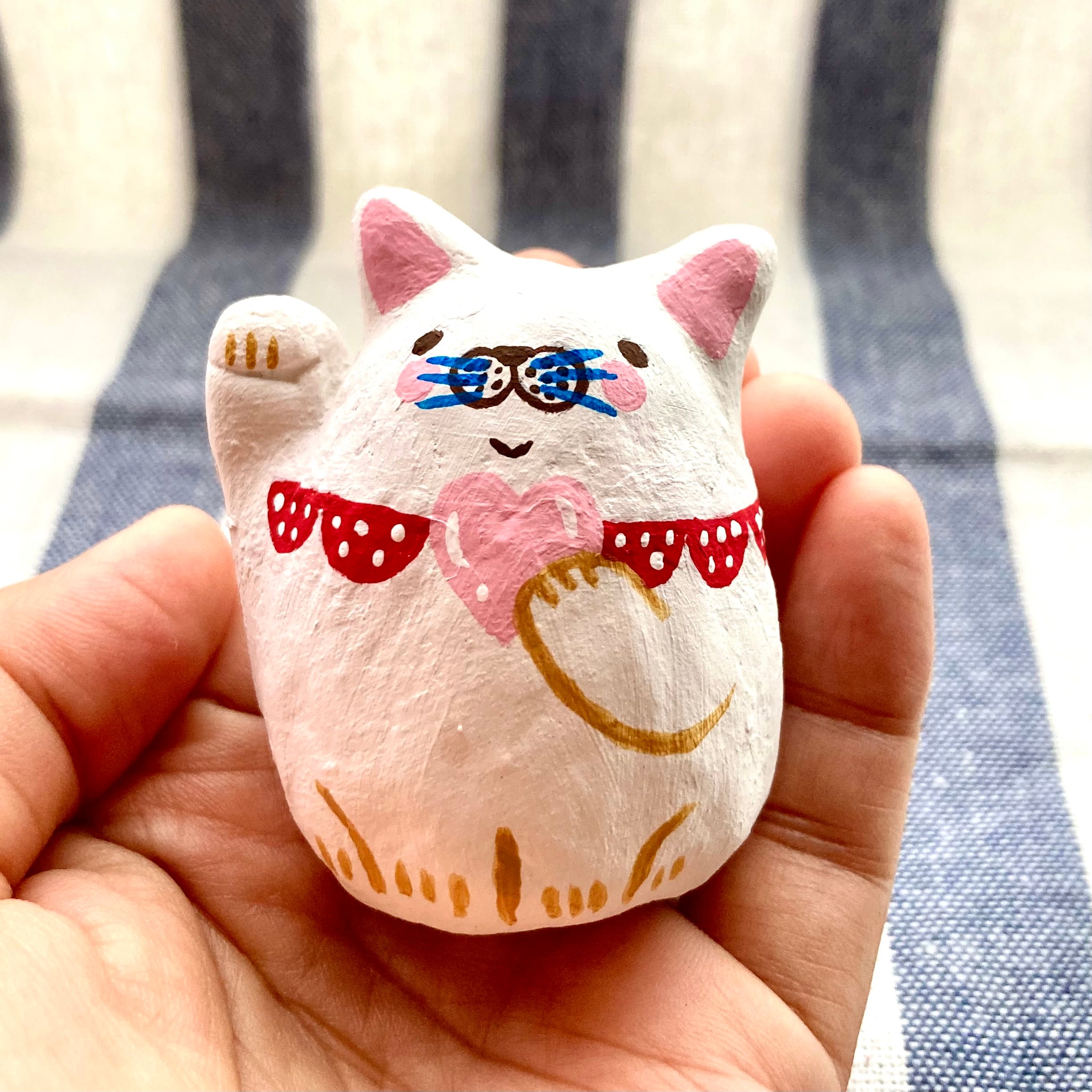 張り子人形・右手招き猫ちゃんN＊ハート | シッポ堂