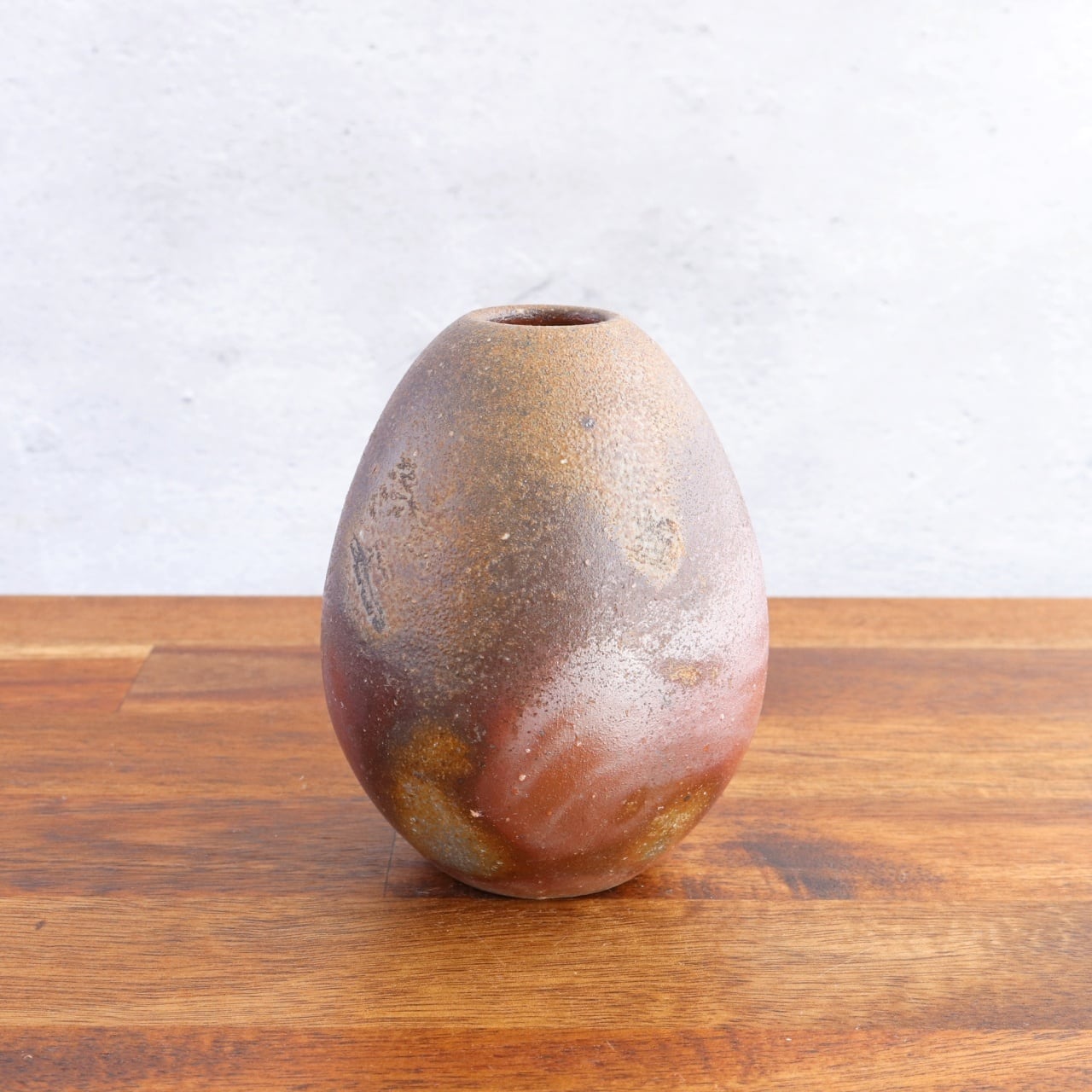 備前焼 たまご形の一輪挿し | 備前焼 焼きもん屋 中居 オンライン