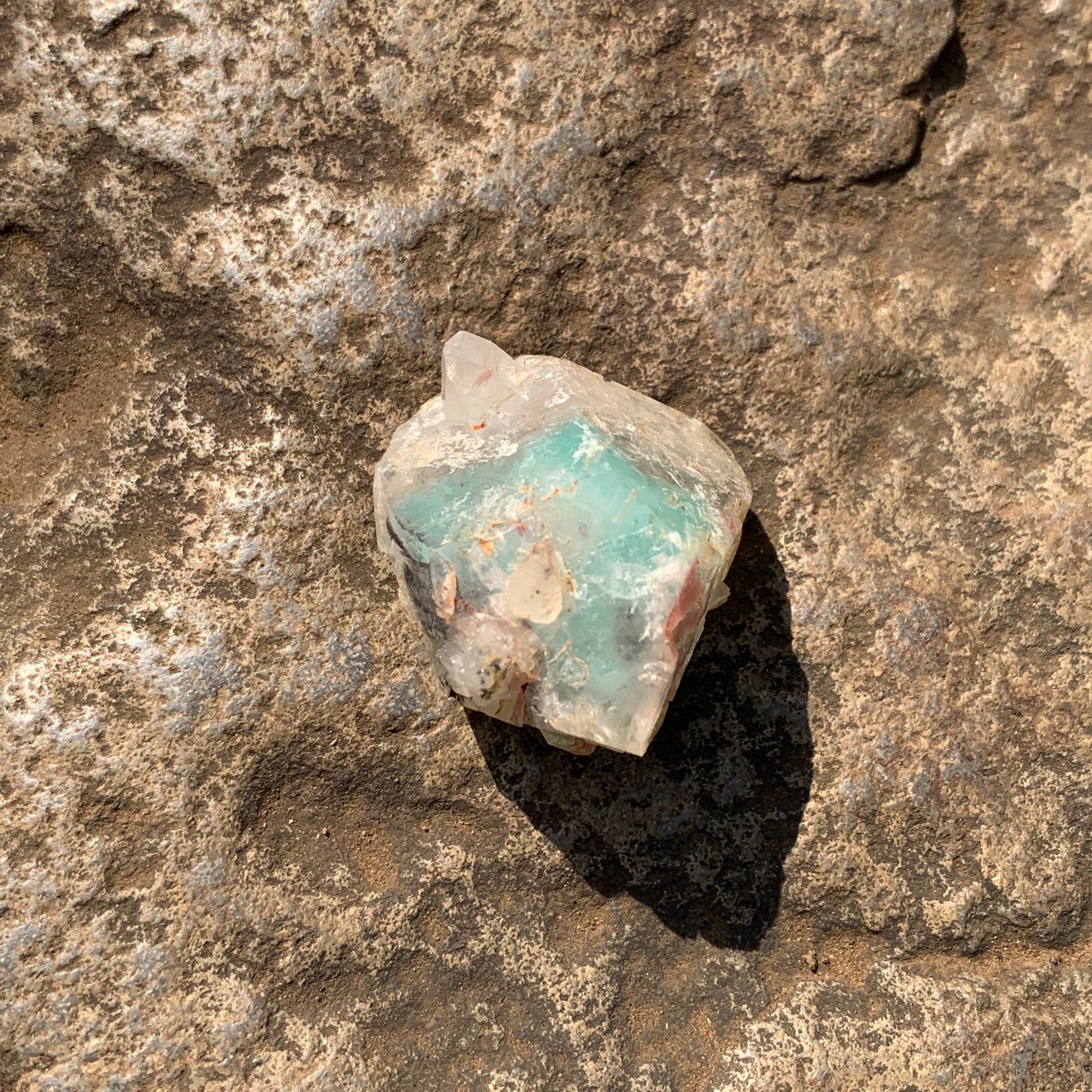 原石【アホイト in クォーツ】 | earth venus