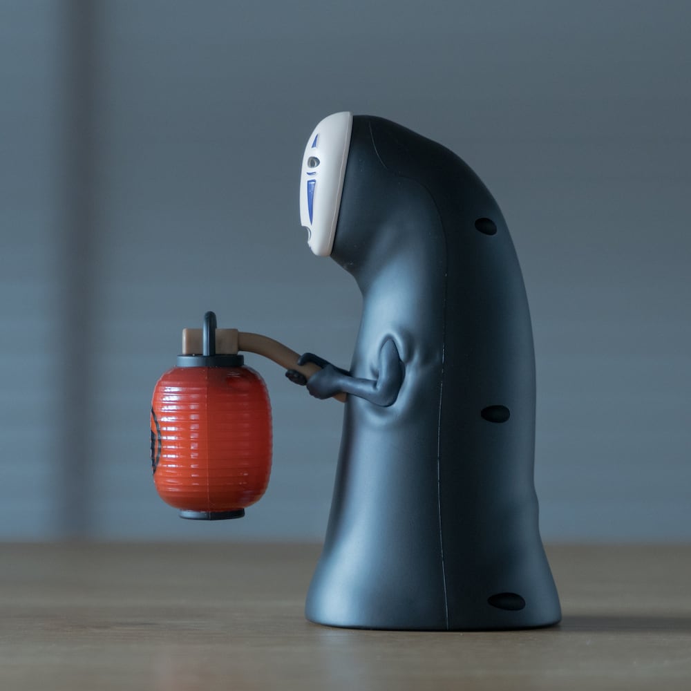 再入荷】千と千尋の神隠し カオナシ提灯センサーライト（9359） | す