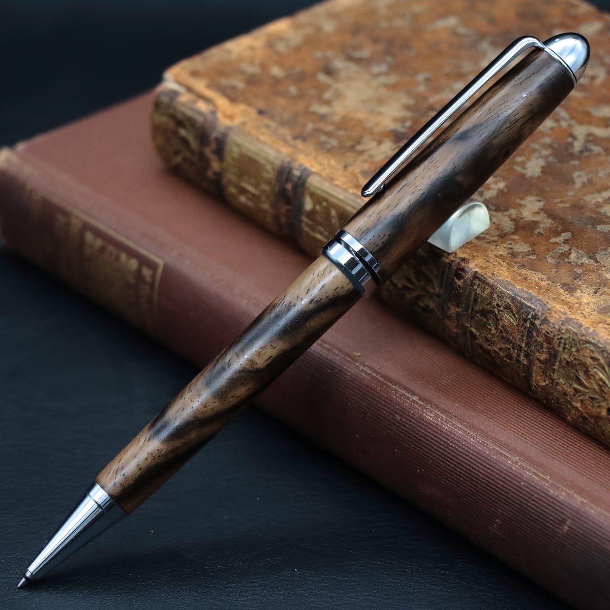 国産銘木の最高峰 黒柿 縞柿模様 特上・Horizon」木軸ボールペン