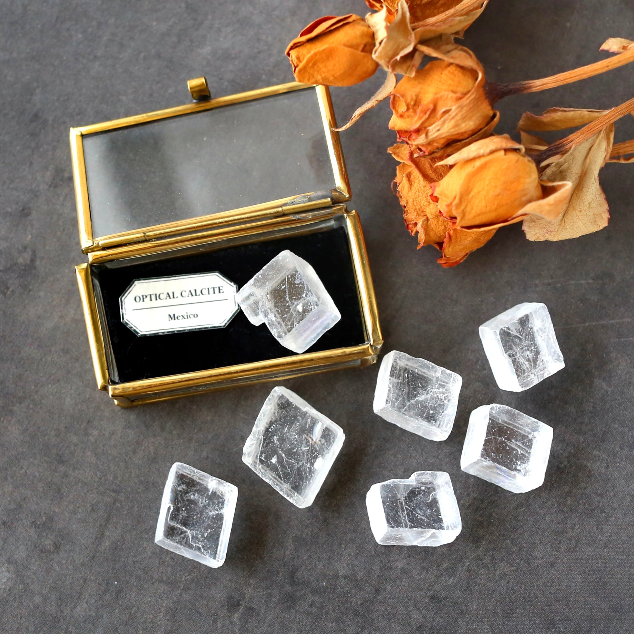 105ctストライプ模様の可愛いオパール原石/鉱物標本 Amazon.co.jp