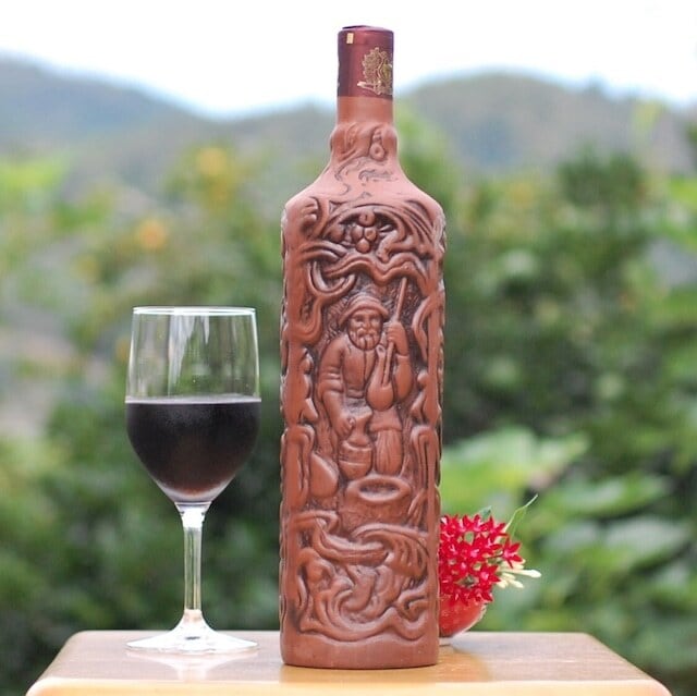 希少】サペラヴィ クヴェヴリ（陶器ボトル）【ジョージアワイン