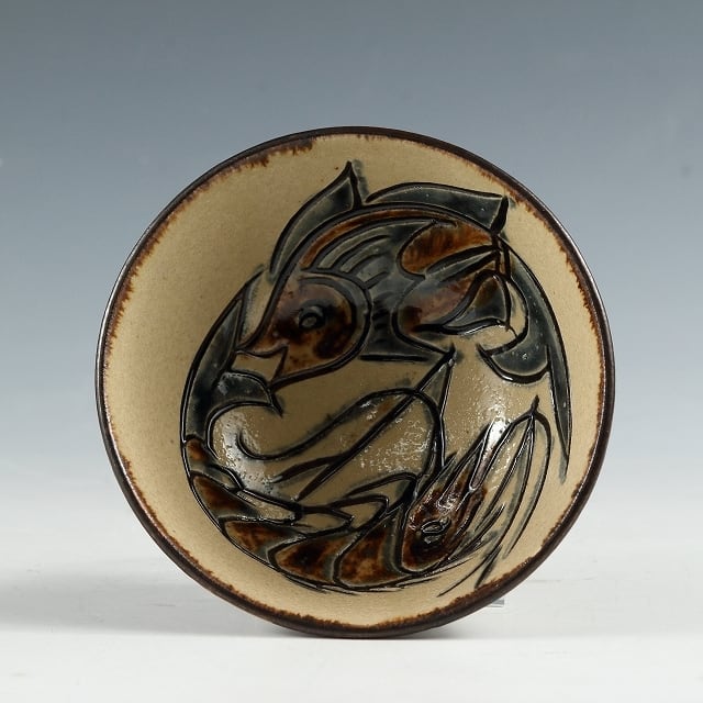 人間国宝 金城次郎壺屋焼 魚紋 壺 本物保証】金城次郎 魚紋抱瓶