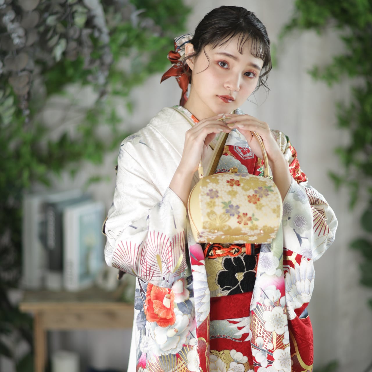 振袖 豪華 絞り染 金駒 金彩 ふくれ織紋意匠 身丈169cm パールトーン