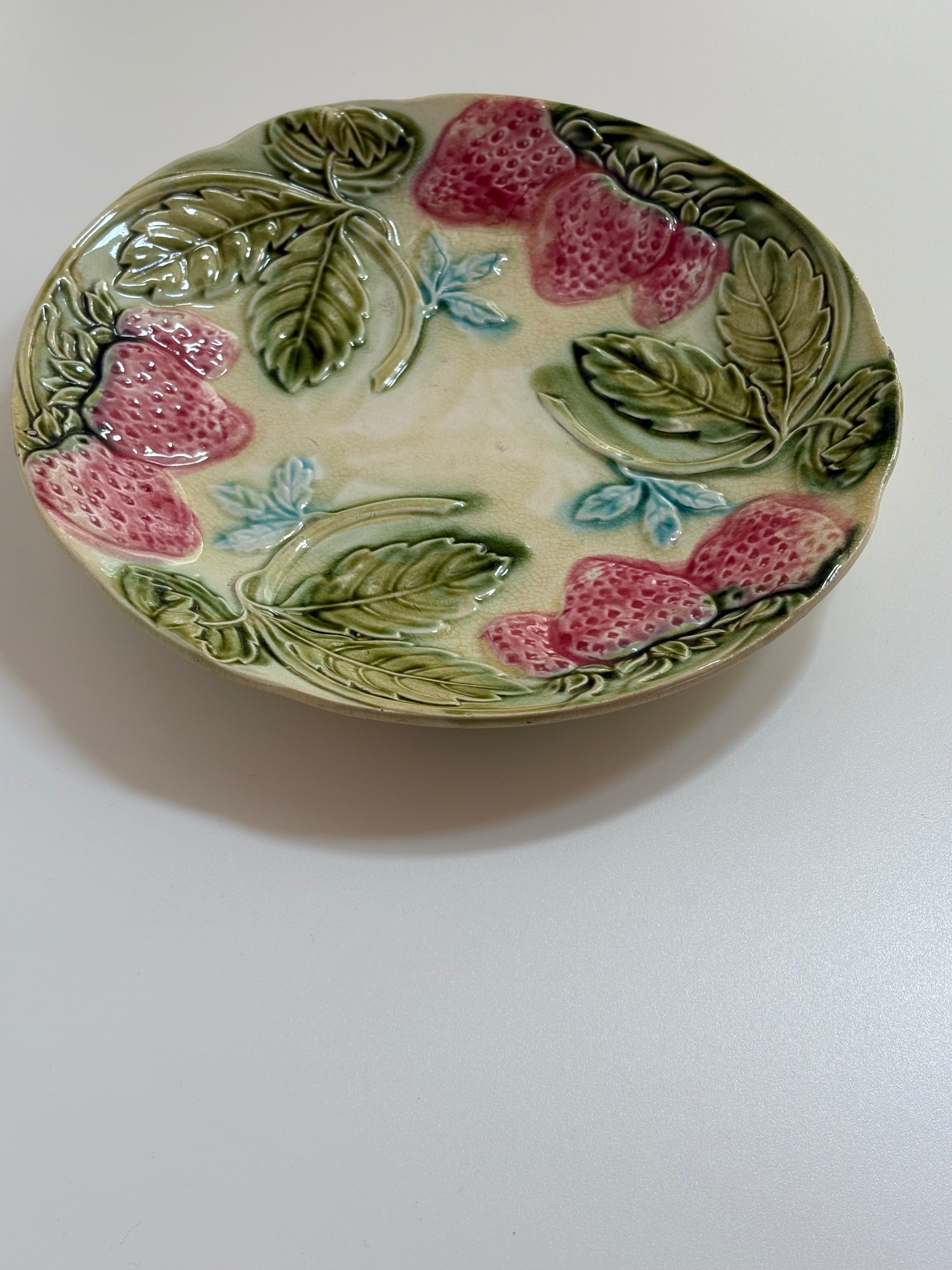 Barbotine（バルボティーヌ） イチゴ柄 プレート | ヨーロッパ