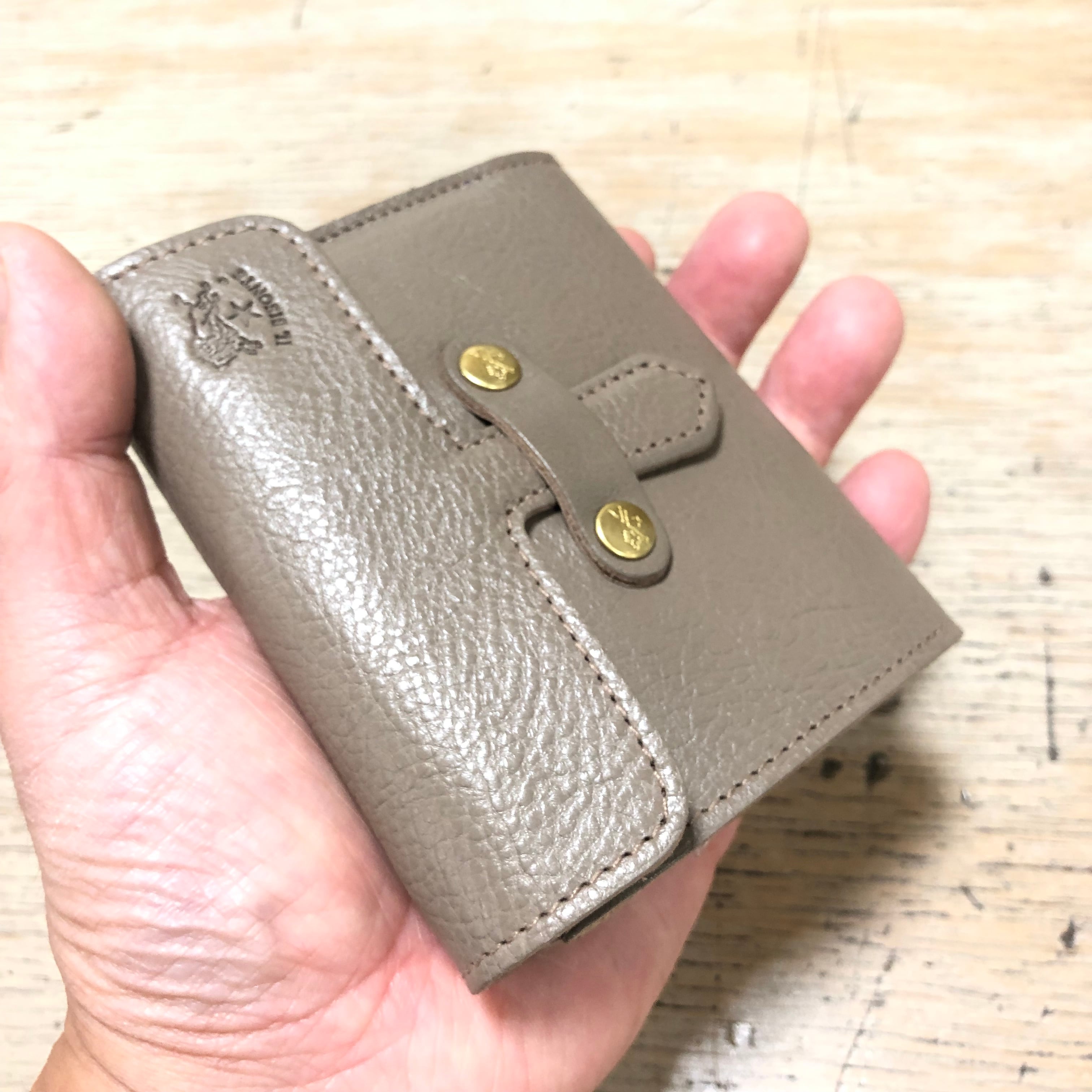 IL BISONTE イルビゾンテ 2つ折り 財布 【54242309541】（COL グレー
