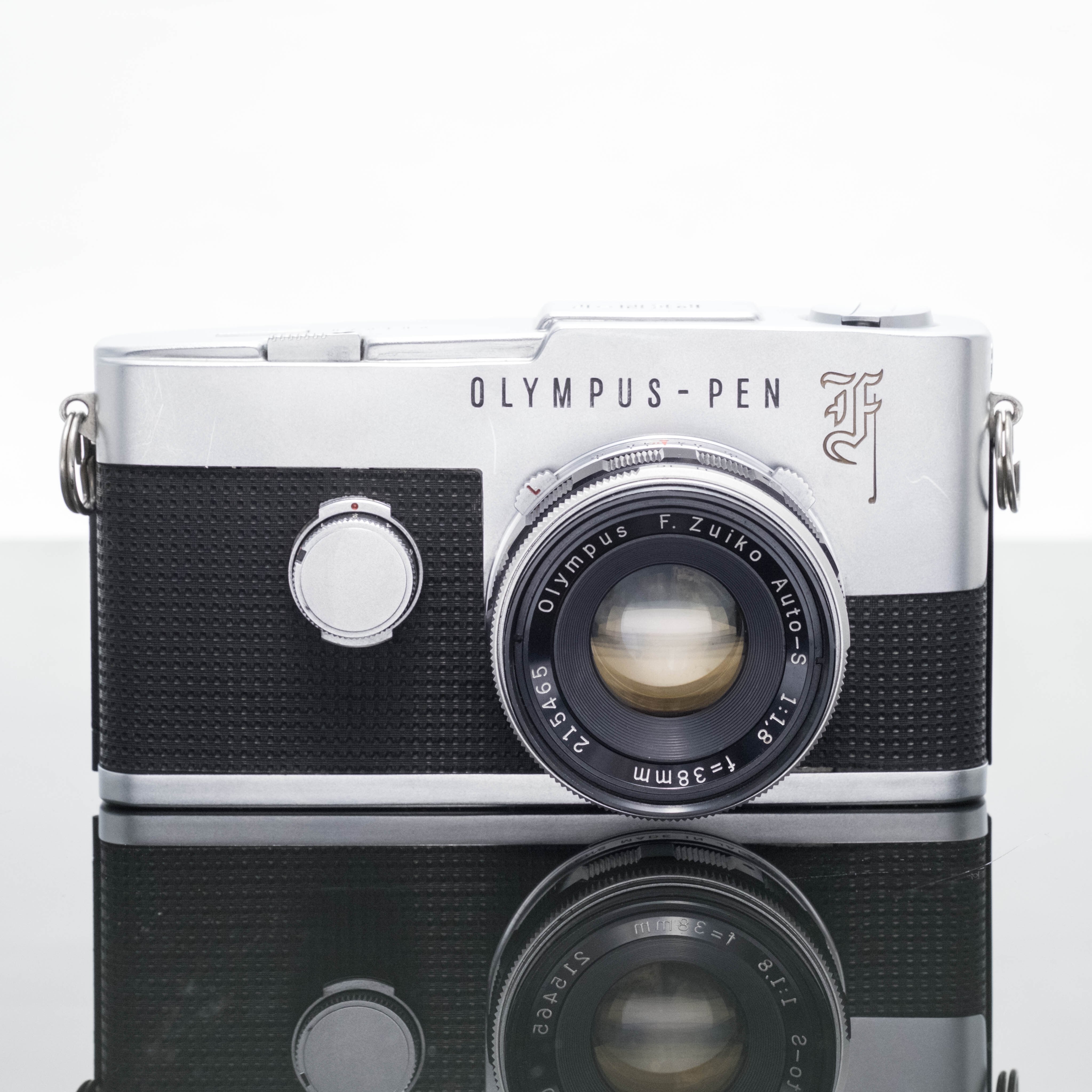 フィルムカメラ OLYMPUS PEN-F + F ZUIKO AUTO-S 38mmF1.8 フィルム