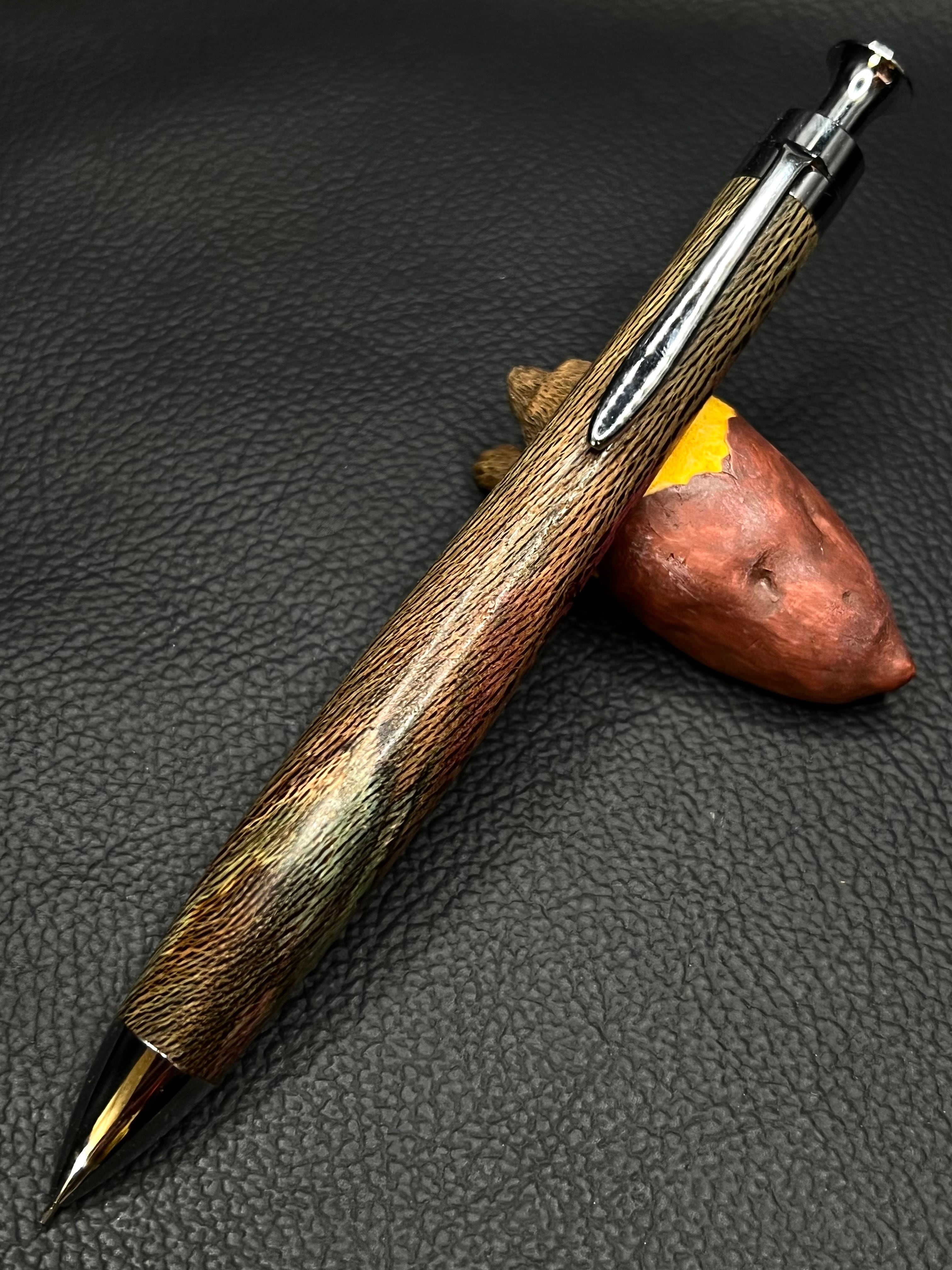 極上黒柿孔雀杢シャープペンシルゴールド金具（定価38000円） 384ペン