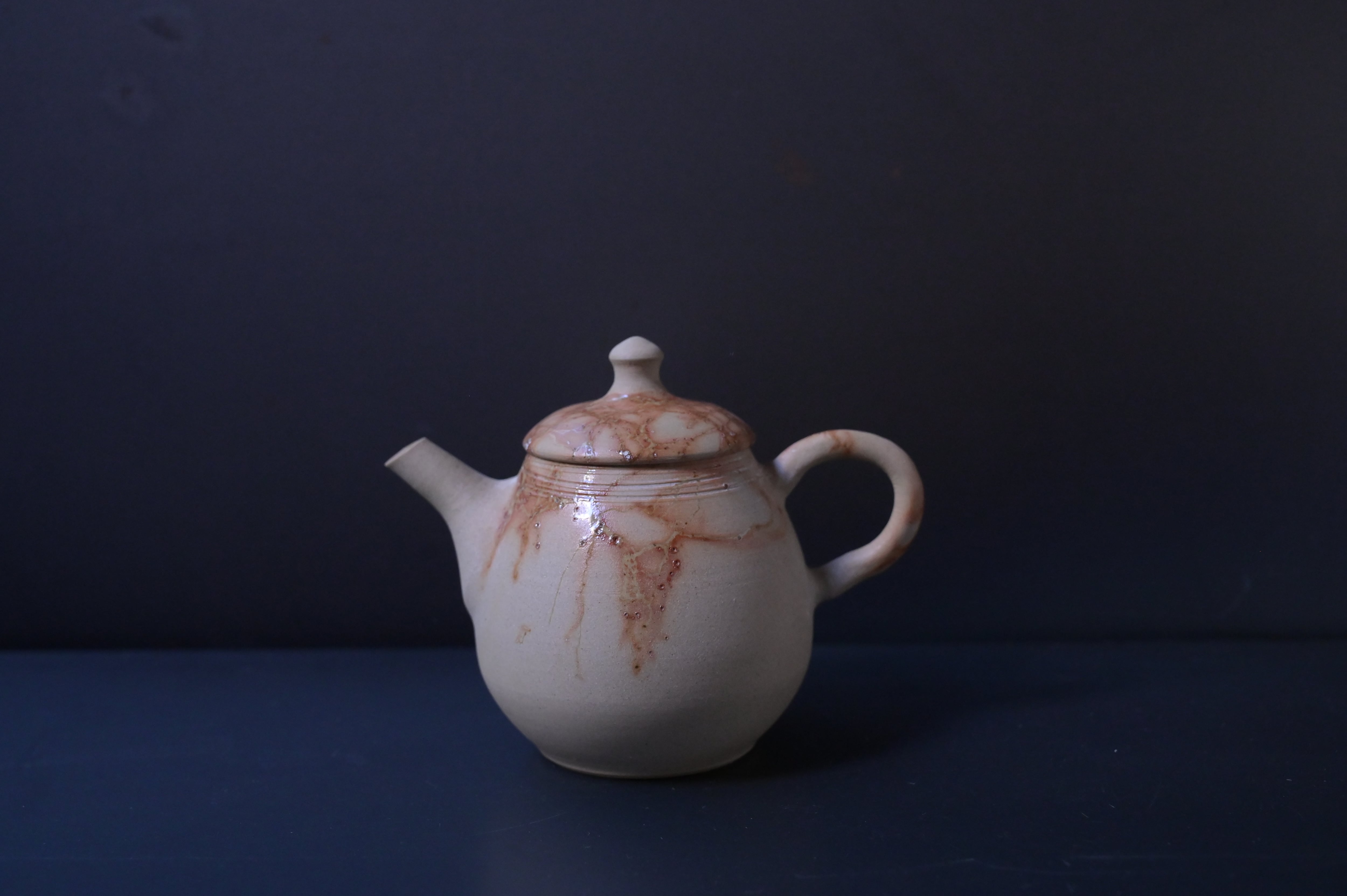 谷川仁・白泥藻掛け 茶銚 | 鎌倉倶楽部 茶寮