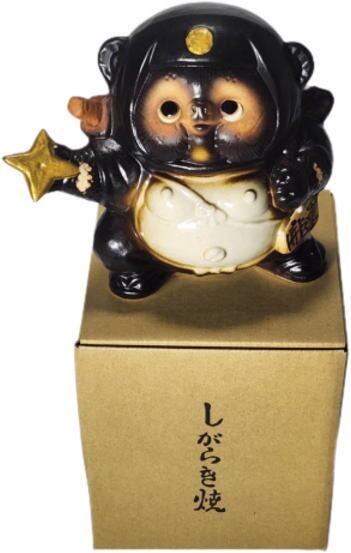 忍者狸くの一 黒 （手裏剣） （忍者たぬき・置物・たぬき・インテリア