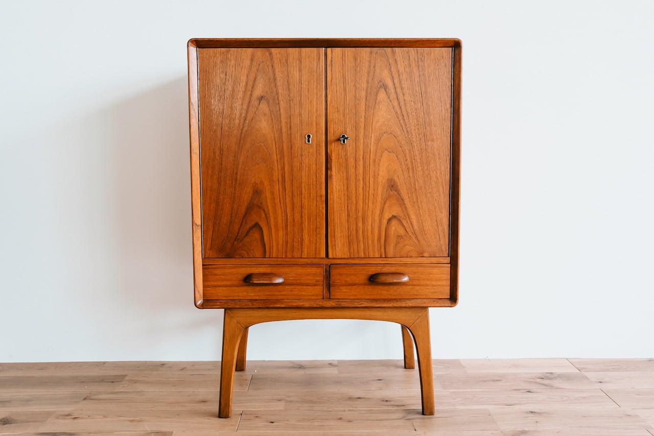 鍵付きキャビネット｜北欧ヴィンテージ｜チーク｜デンマーク | kerran