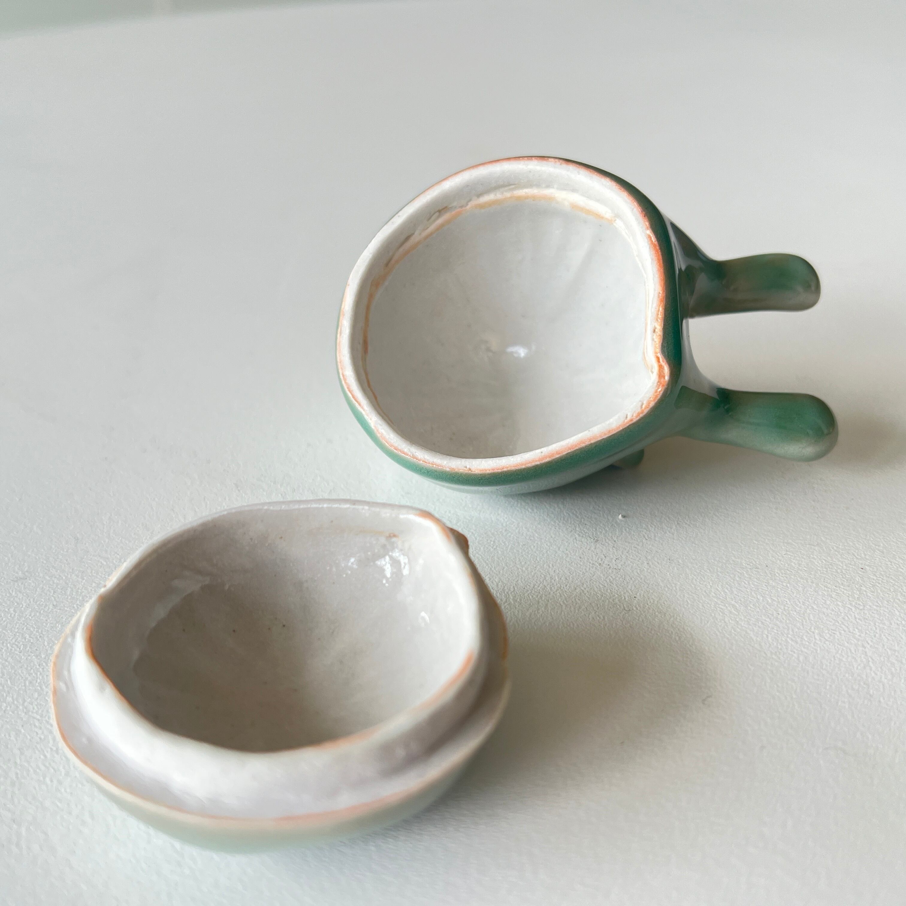 0416]三田青磁 香合 跳卯 | 三田陶芸の森。