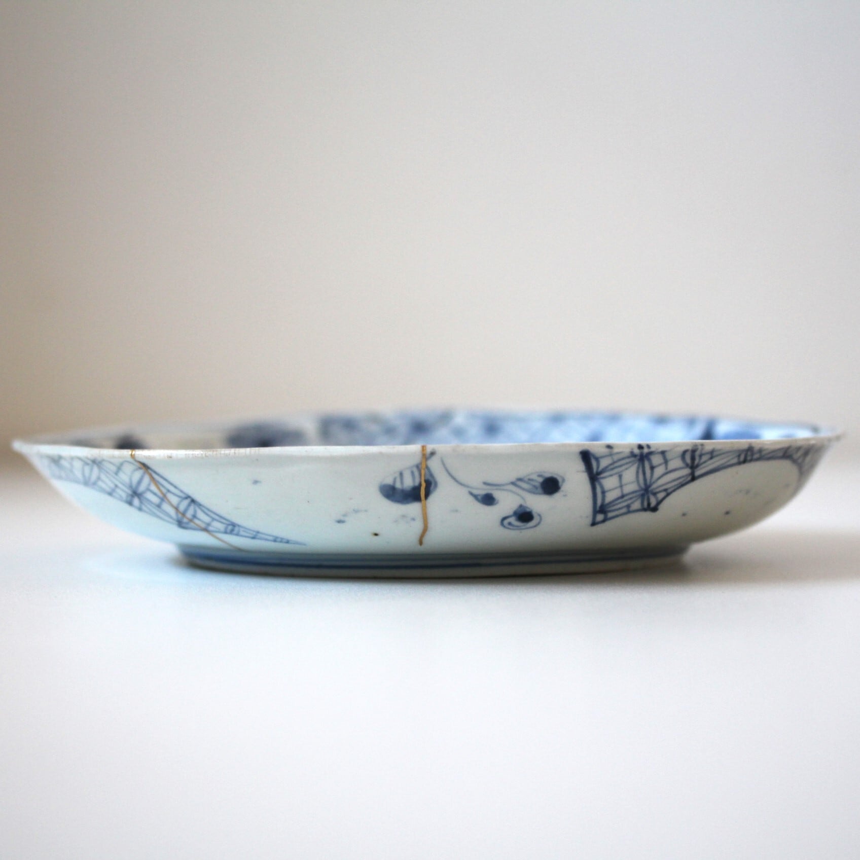 皿 2枚 染付 鳥 花 島 海 窯傷 明治 大正 その1 皿 2枚 染付 鳥 花 島