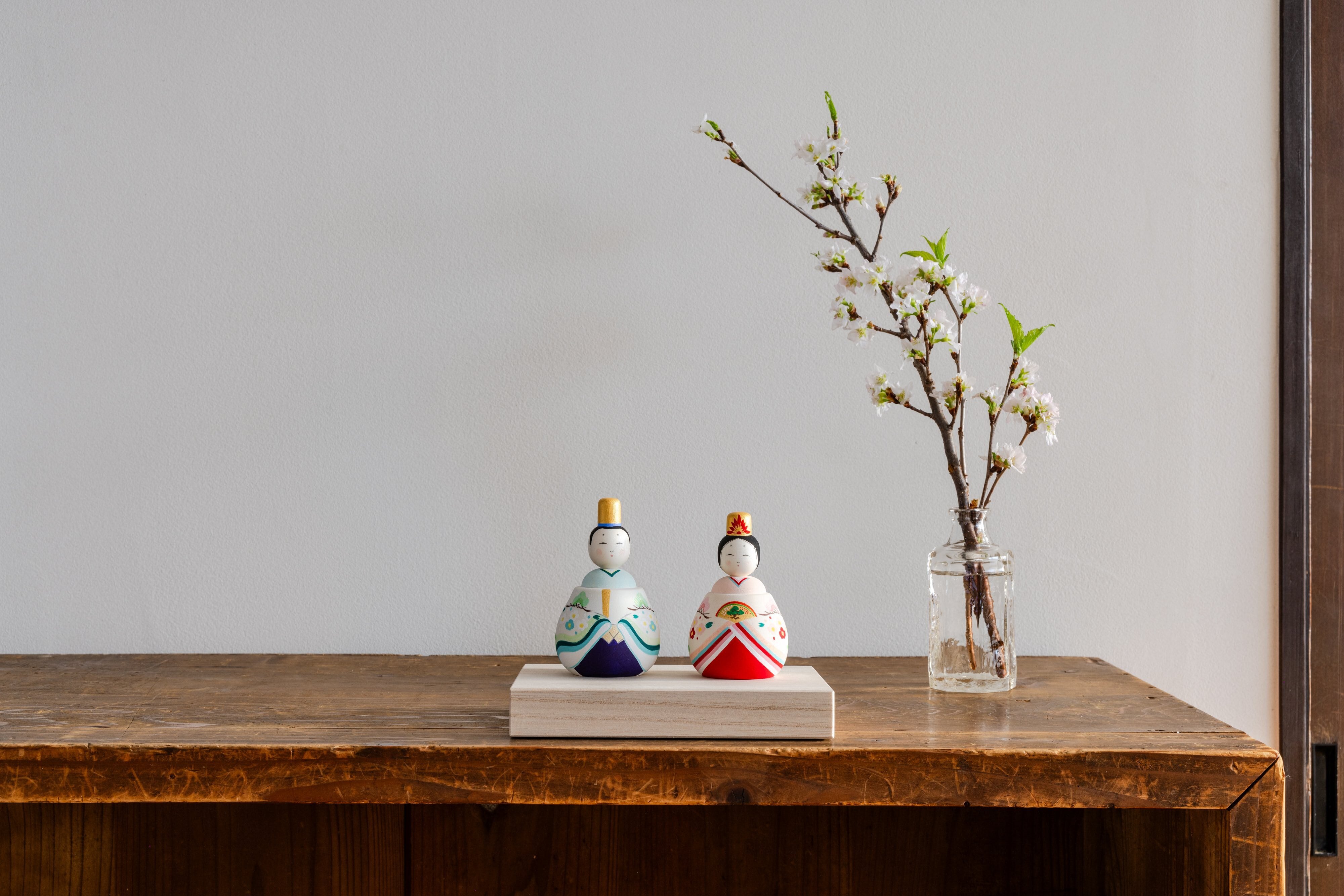 天照大御神 初代製作 勾玉付き・日光杉並木台座有り 初代製作 天照