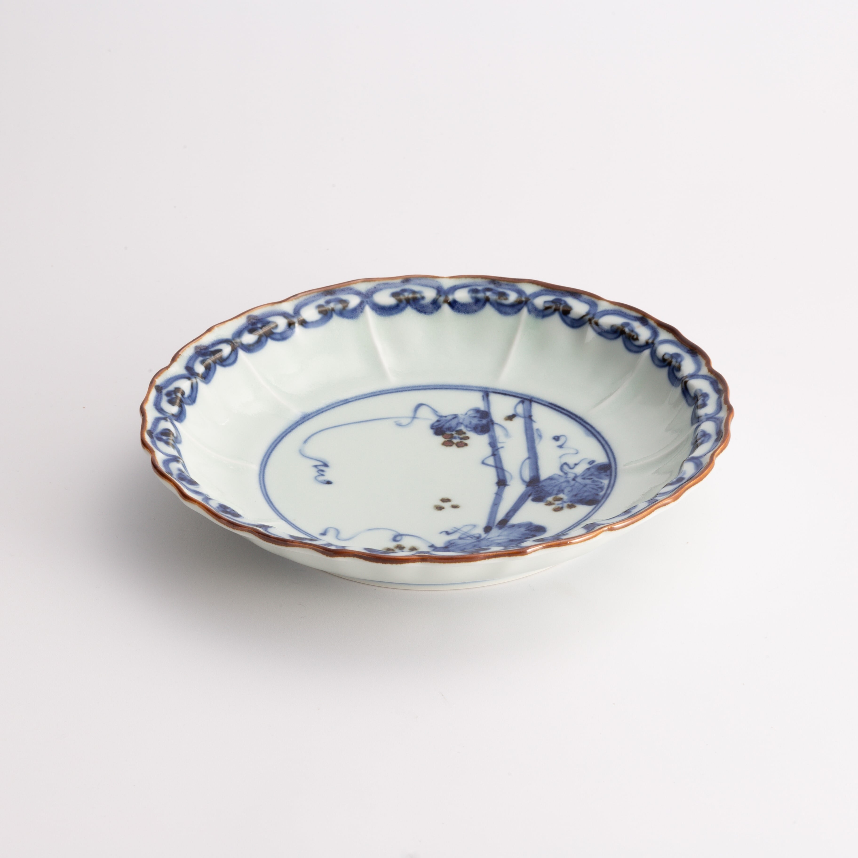 伊万里焼】染付ぶどう絵桔梗渕皿 | 和食器のすべて