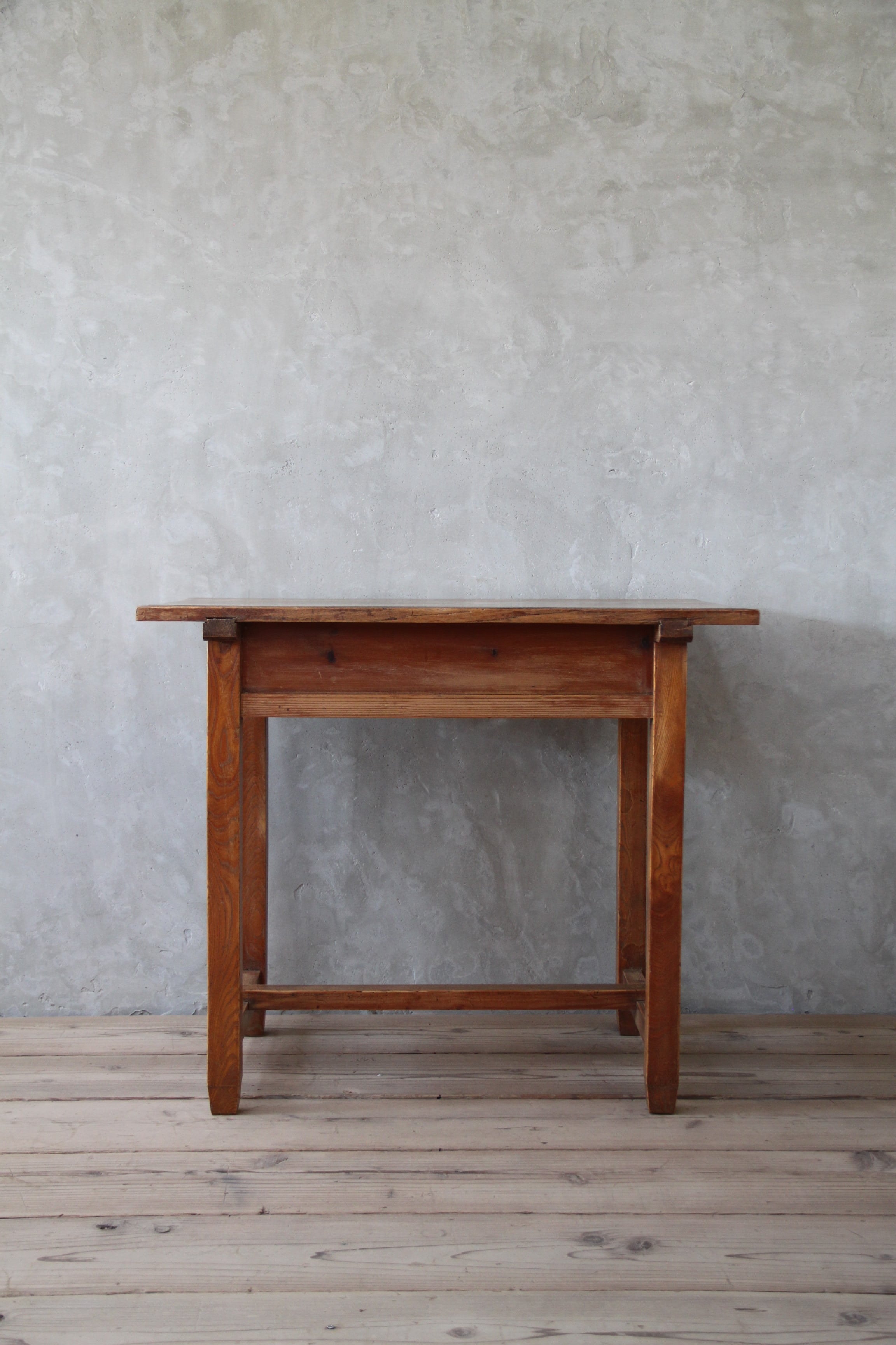 すっきりとしたシルエットの机 古家具/古道具/アンティーク/机