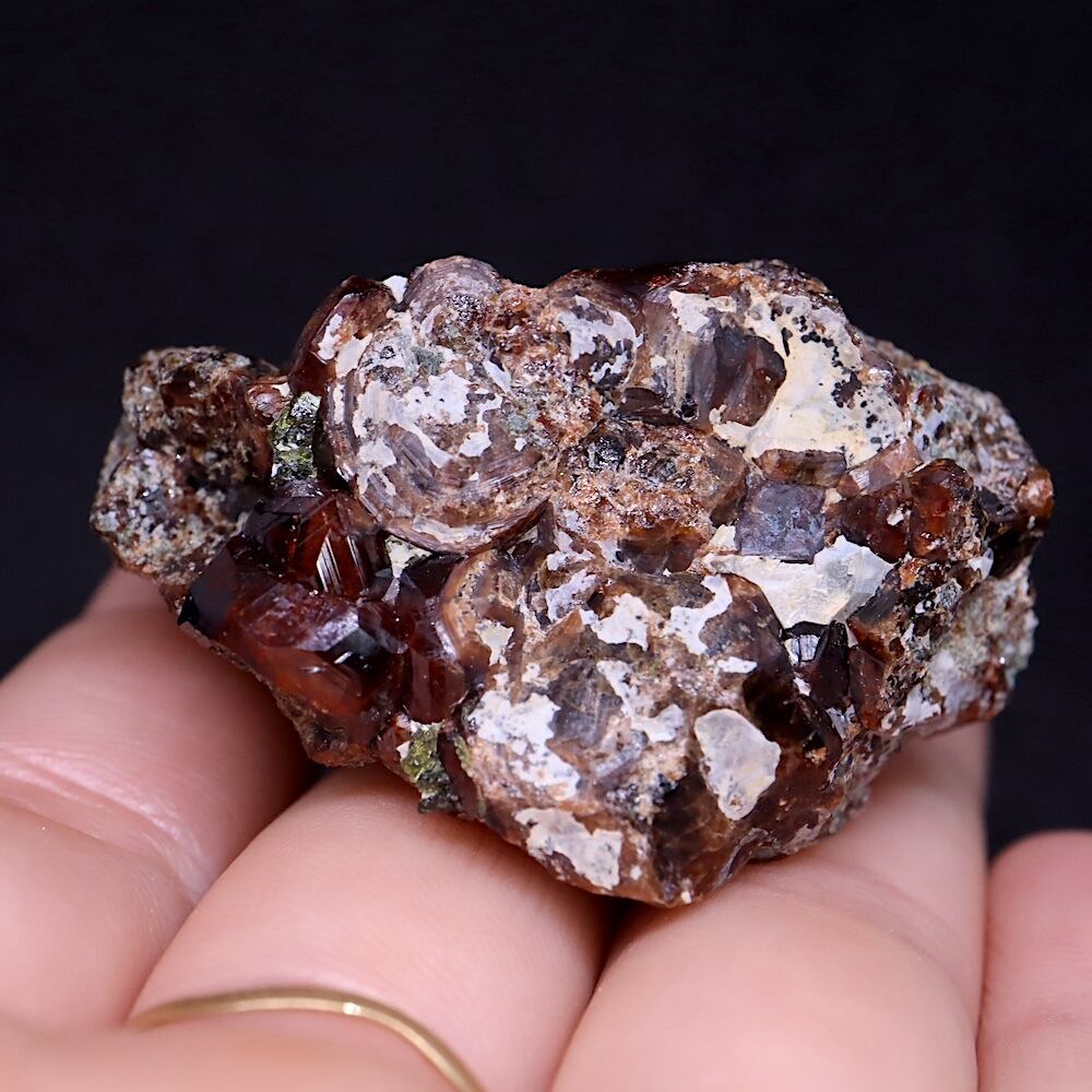 アンドラダイト ガーネット 灰鉄柘榴石 原石 52.3g AND119 鉱物 標本