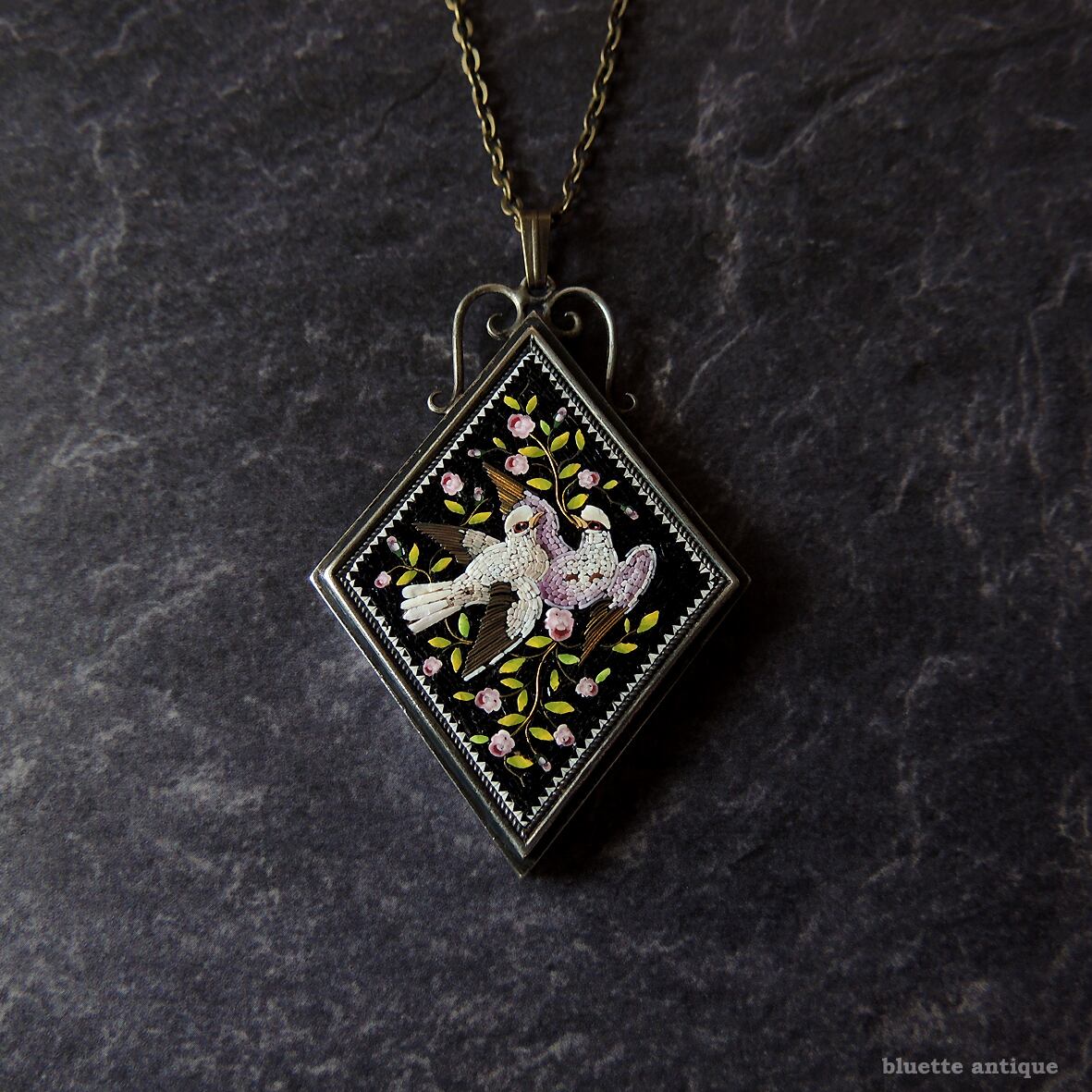イタリアアンティーク マイクロモザイク つがいの鳩 薔薇 ペンダント