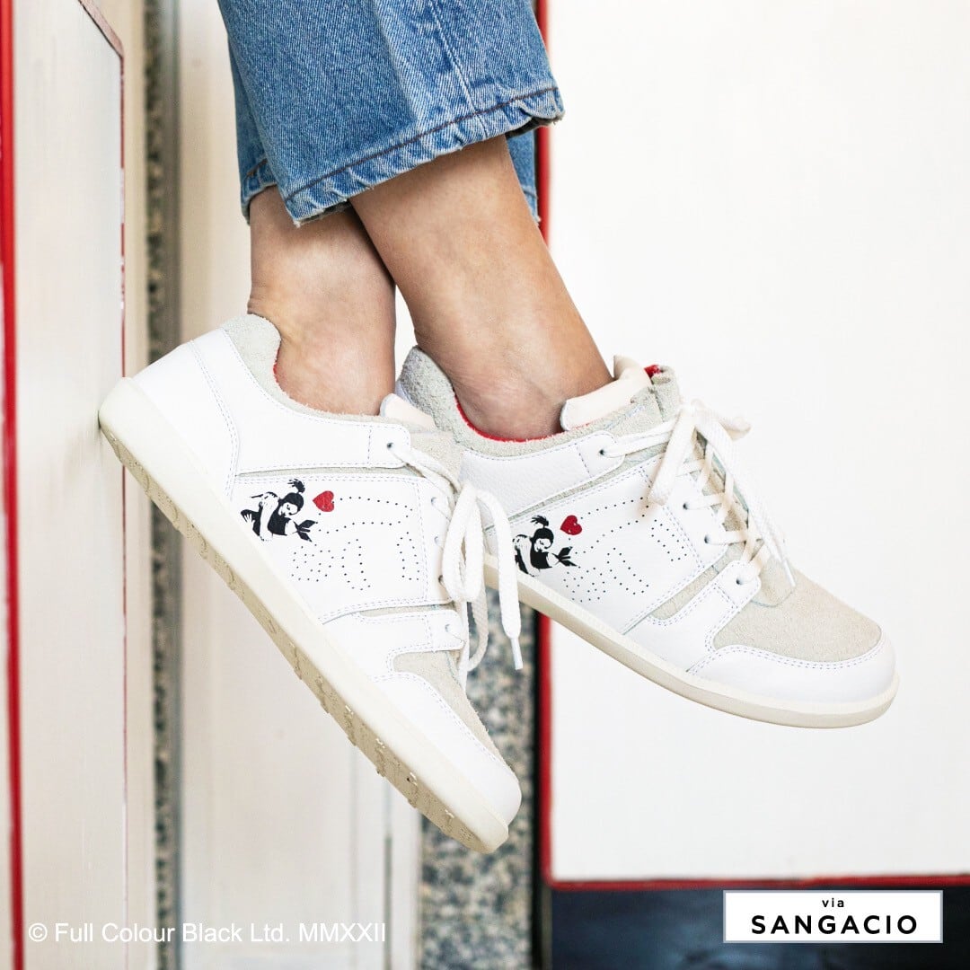 via SANGACIO×BRANDALISED バンクシーコラボスニーカー