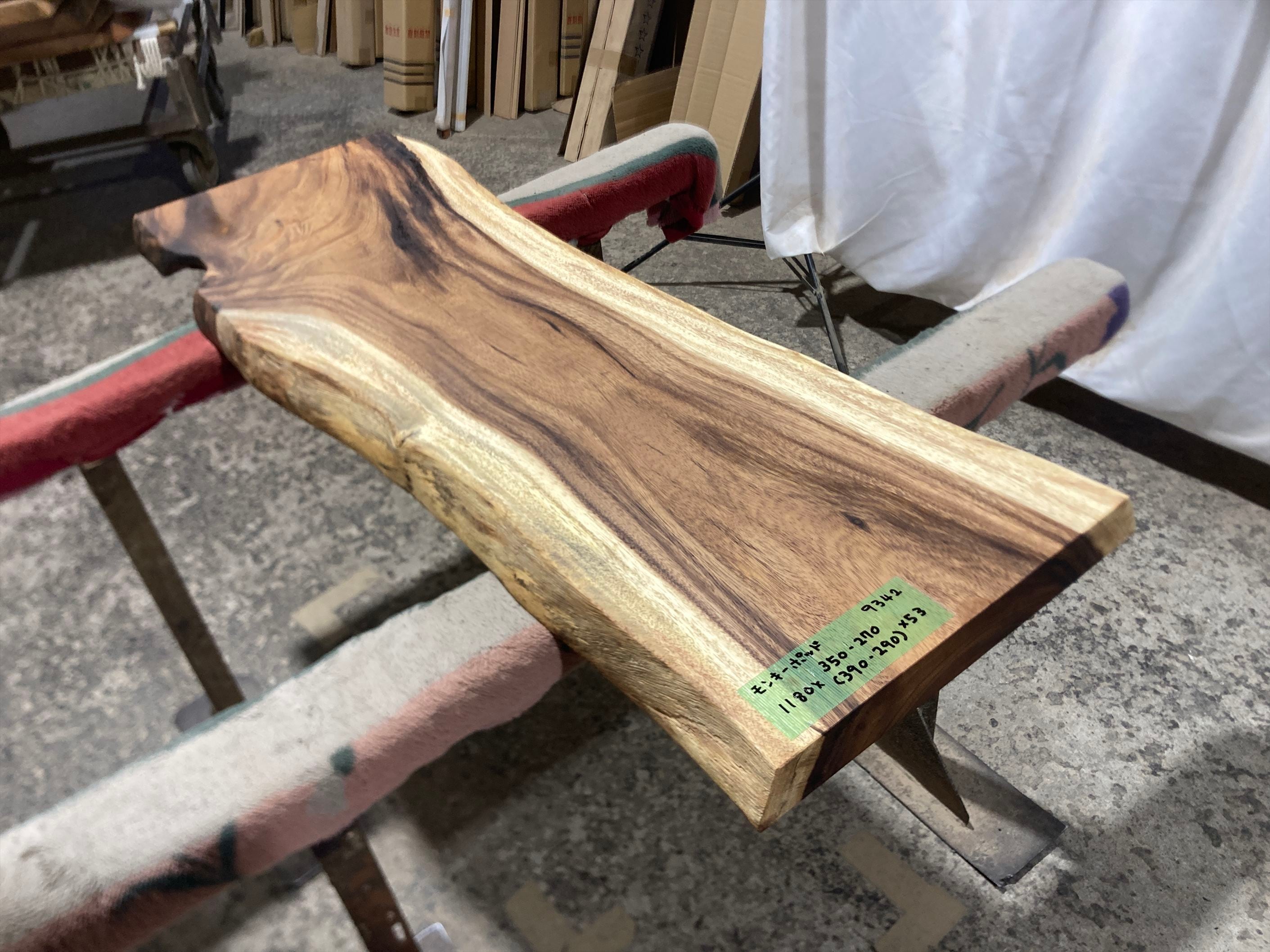 ローテーブル | 銘木無垢材一枚板の来宝綜合銘木工業株式会社