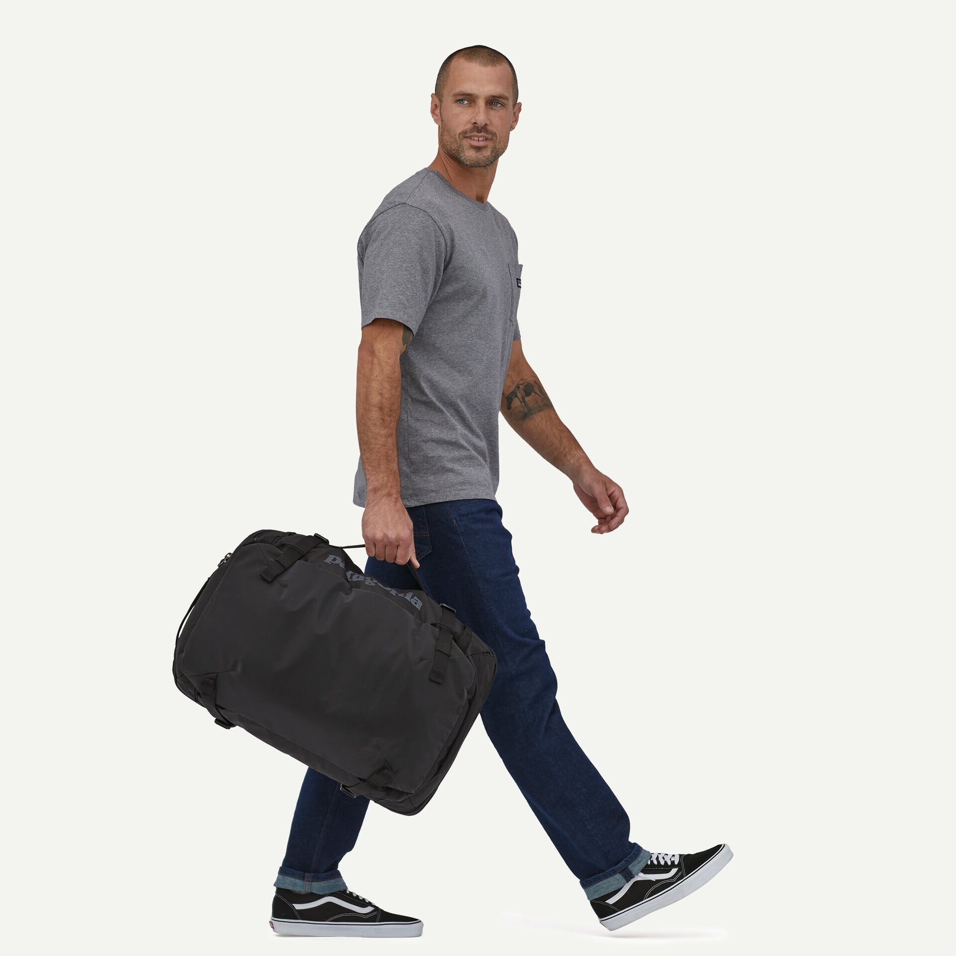 パタゴニア ブラックホール・MLC 45L (カラー Black) Patagonia Black