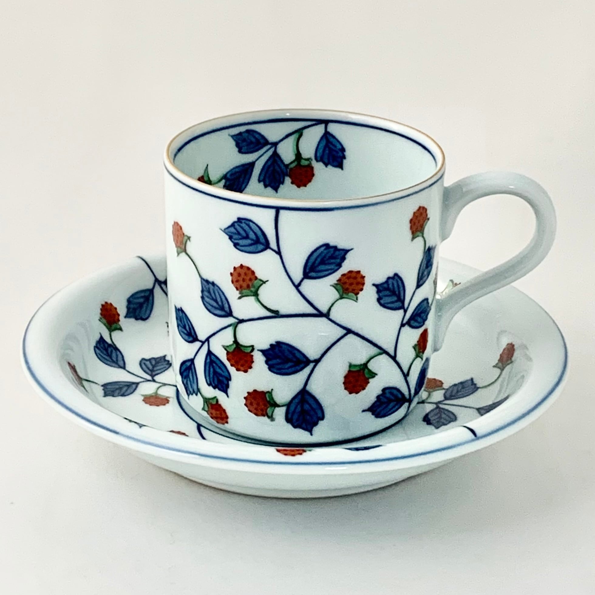 源右衛門窯 染錦苺絵 筒型中碗皿 | 有田焼の有光堂 | 源右衛門窯特約店