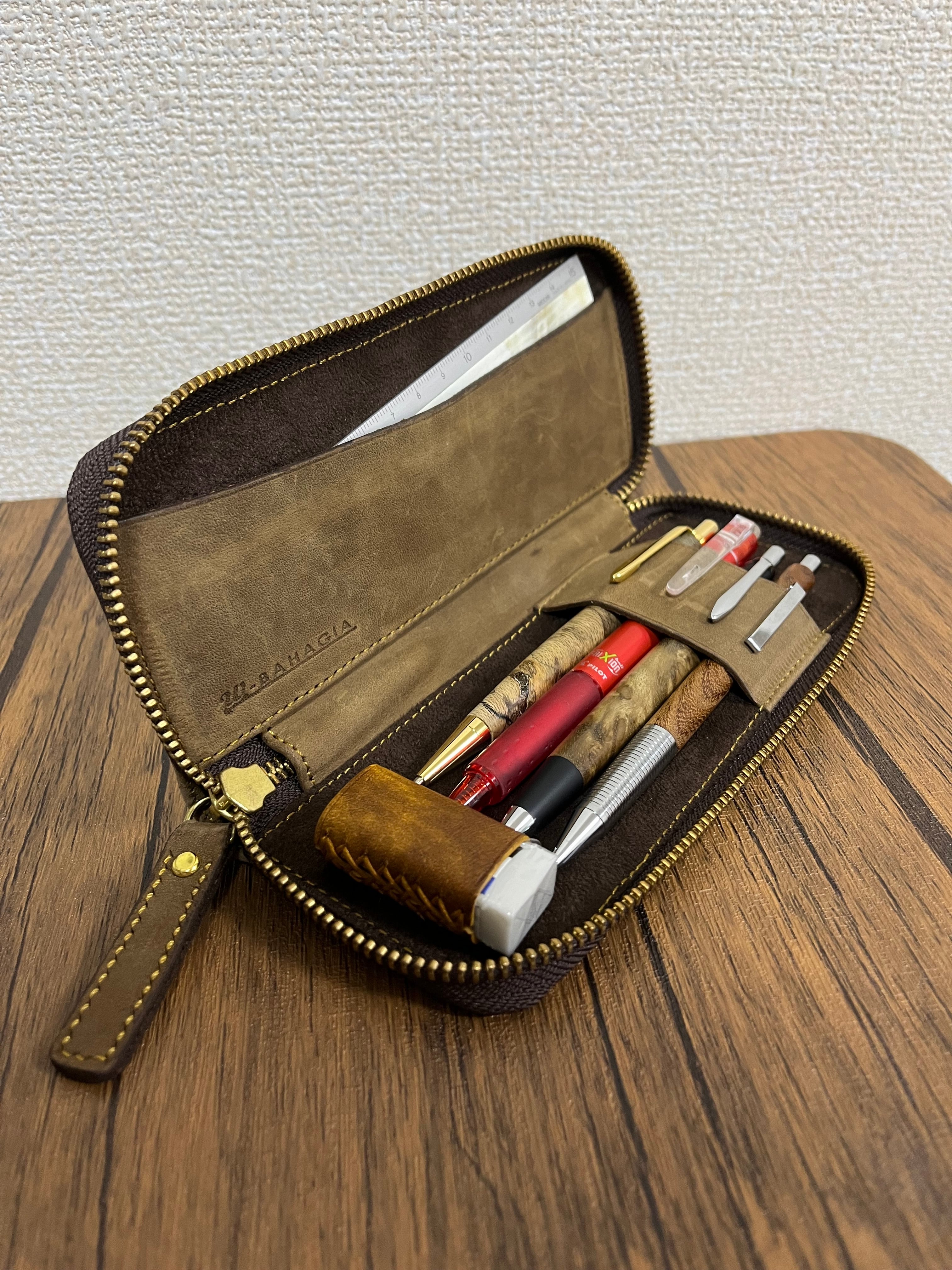 バハギア ペンケース コンパクト ラウンドジップ型 クレイジーホース