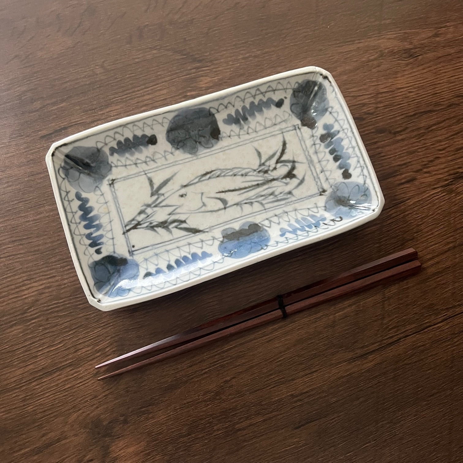 中期伊万里 笹紋長皿 中期伊万里 笹紋長皿 ☆古伊万里 染付 竹笹文 長皿