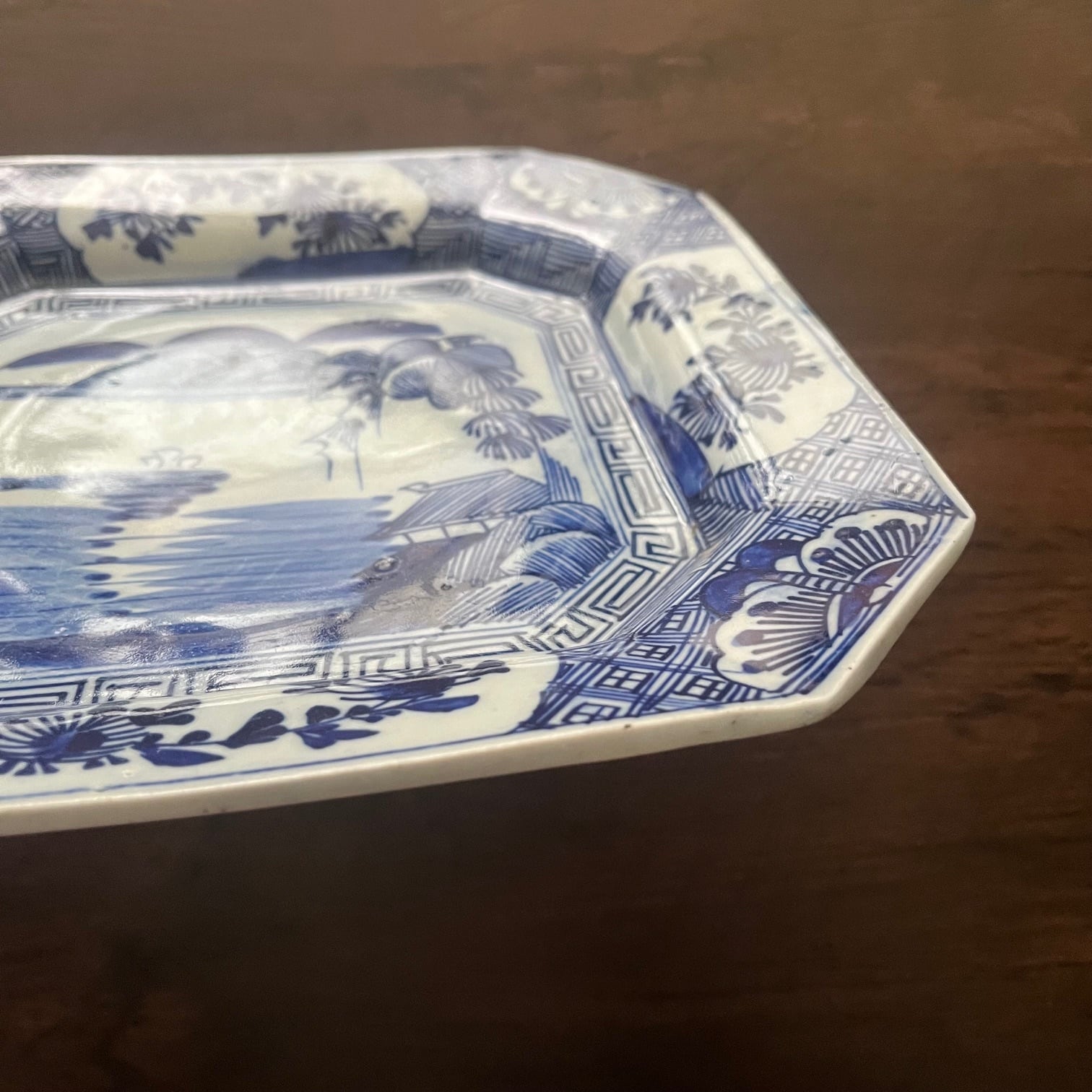 伊万里 染付 山水文 大角皿（江戸幕末期）｜30cm×30cm 高さ5cm | 古