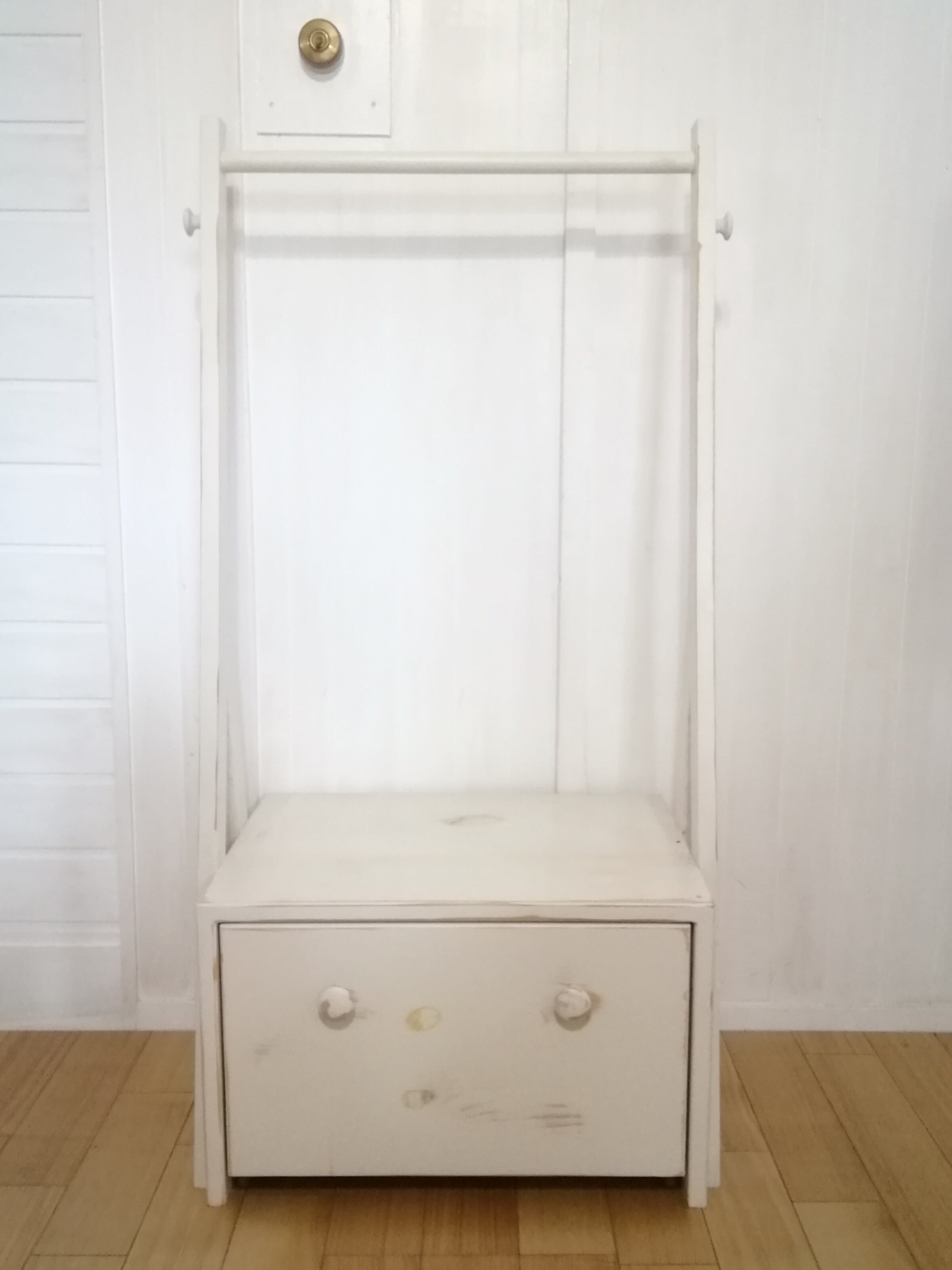 ♪ アンティークホワイト ハンガーラック コートハンガー 玄関 子供