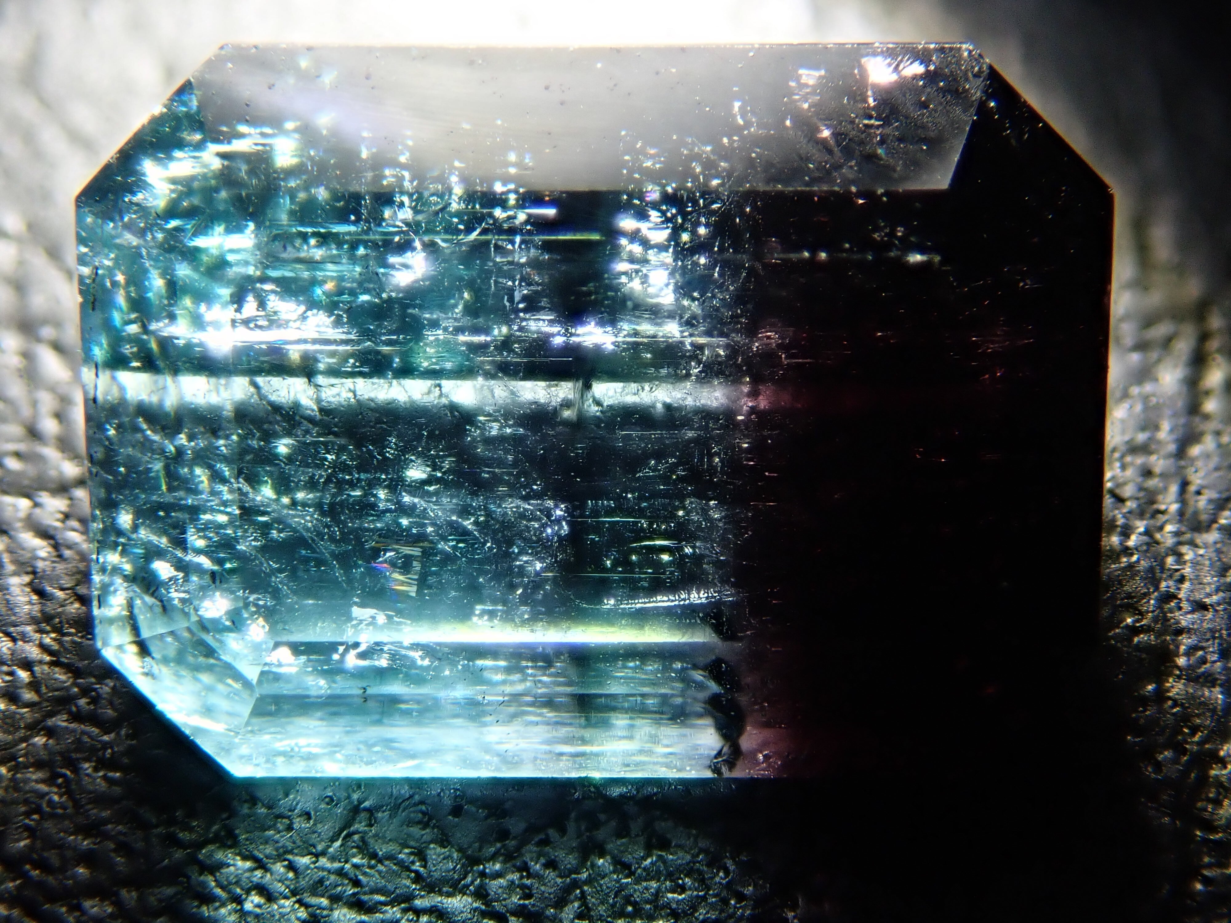 アフガニスタン産バイカラートルマリン 2.085ct | Gem Shop Urcaguary