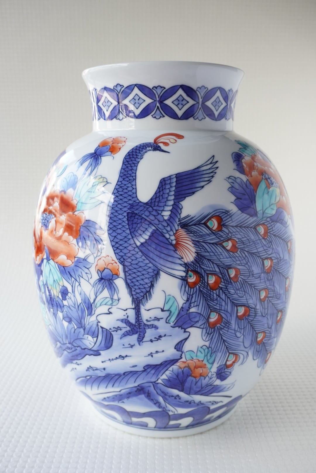 送料無料 時代物 薩摩焼 清山作 孔雀牡丹紋獣耳花瓶 高さ32cm 色