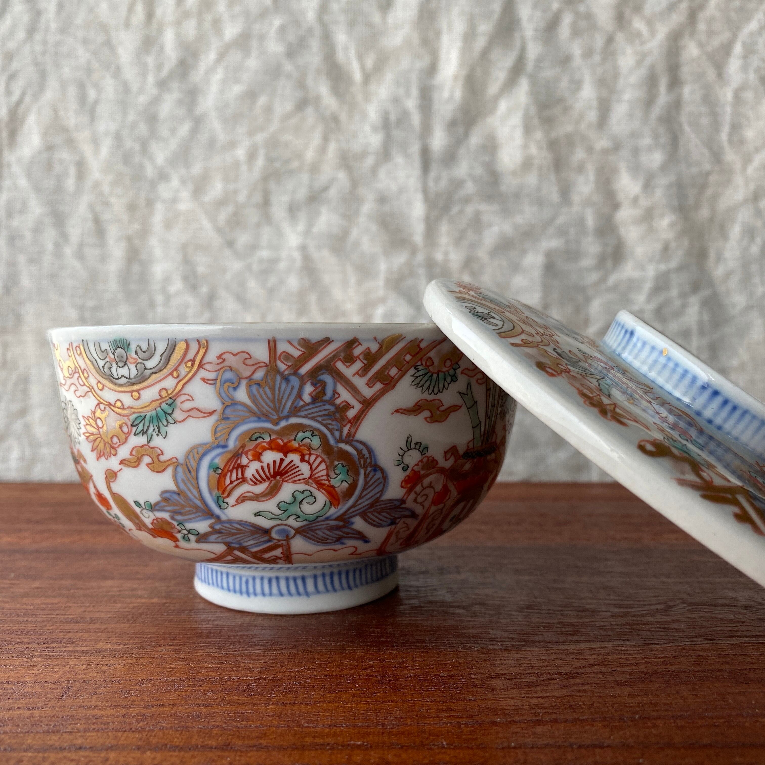 美しい古美術◾️蔵から丸みのある可愛らしい抹茶茶碗が出て来