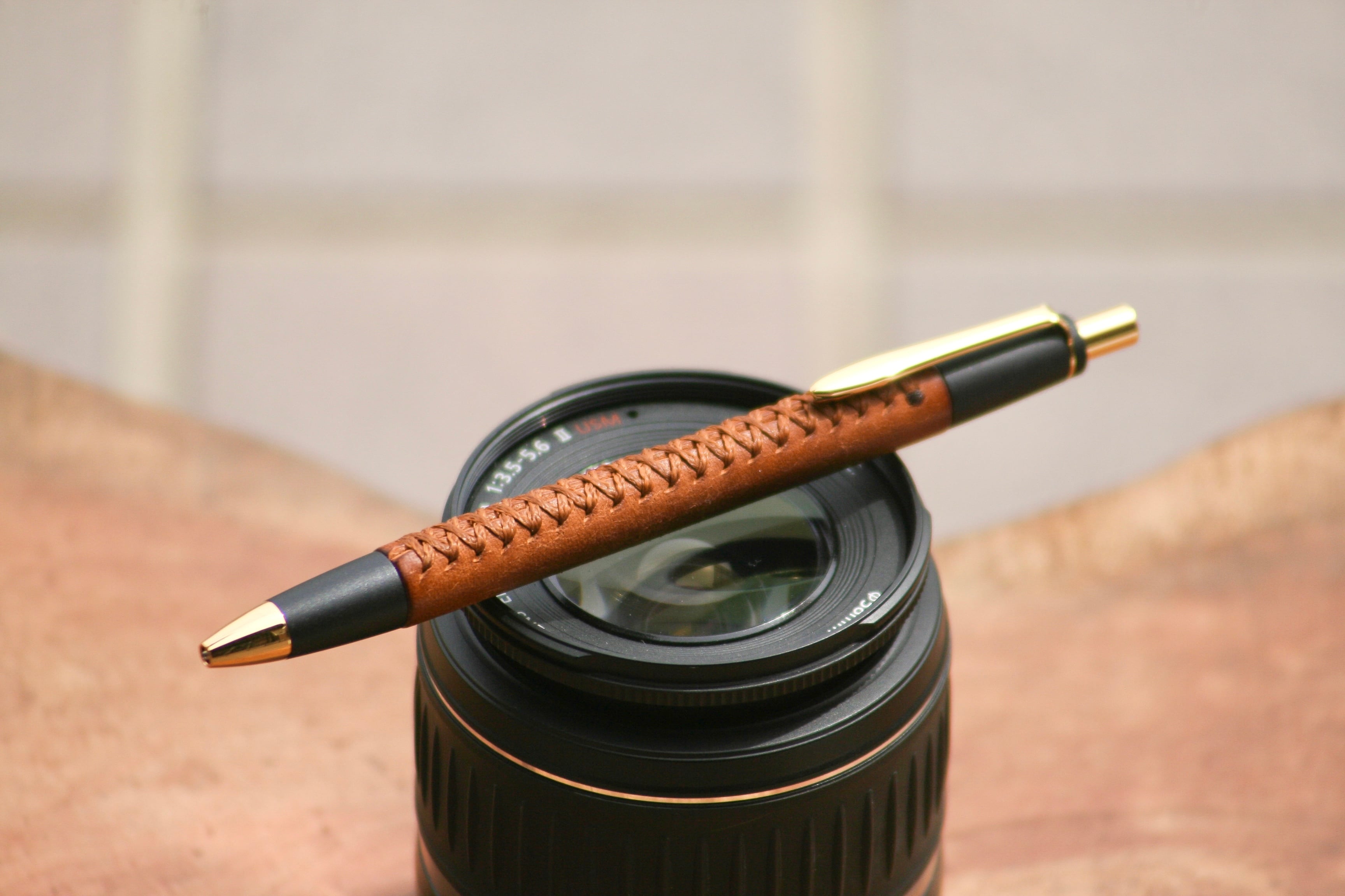 革軸ペン【プエブロ コニャック】 | Schicksal シックザール 革軸ペン