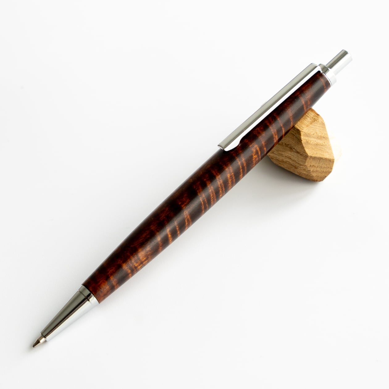 杢軸ボールペン】くろがき（黒柿） / ノック式木製ボールペン