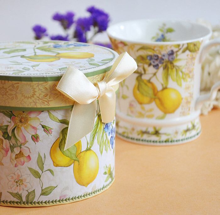 ロイヤルアーデン透かしボンボン入れ Royal Arden 花柄 陶器 小物入れ