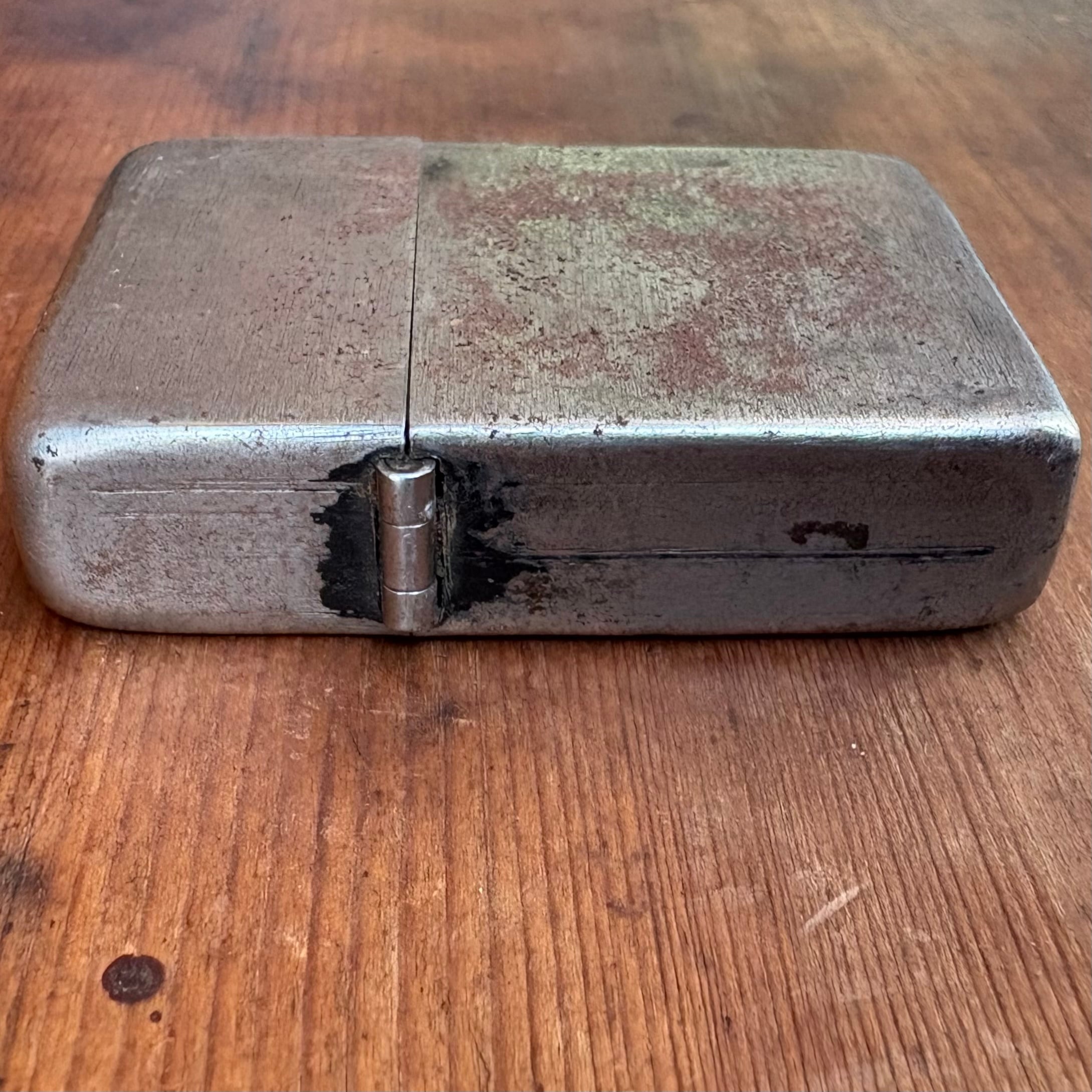 第二次大戦 1943 オリジナル ZIPPO ブラッククラックル | RED GROUND