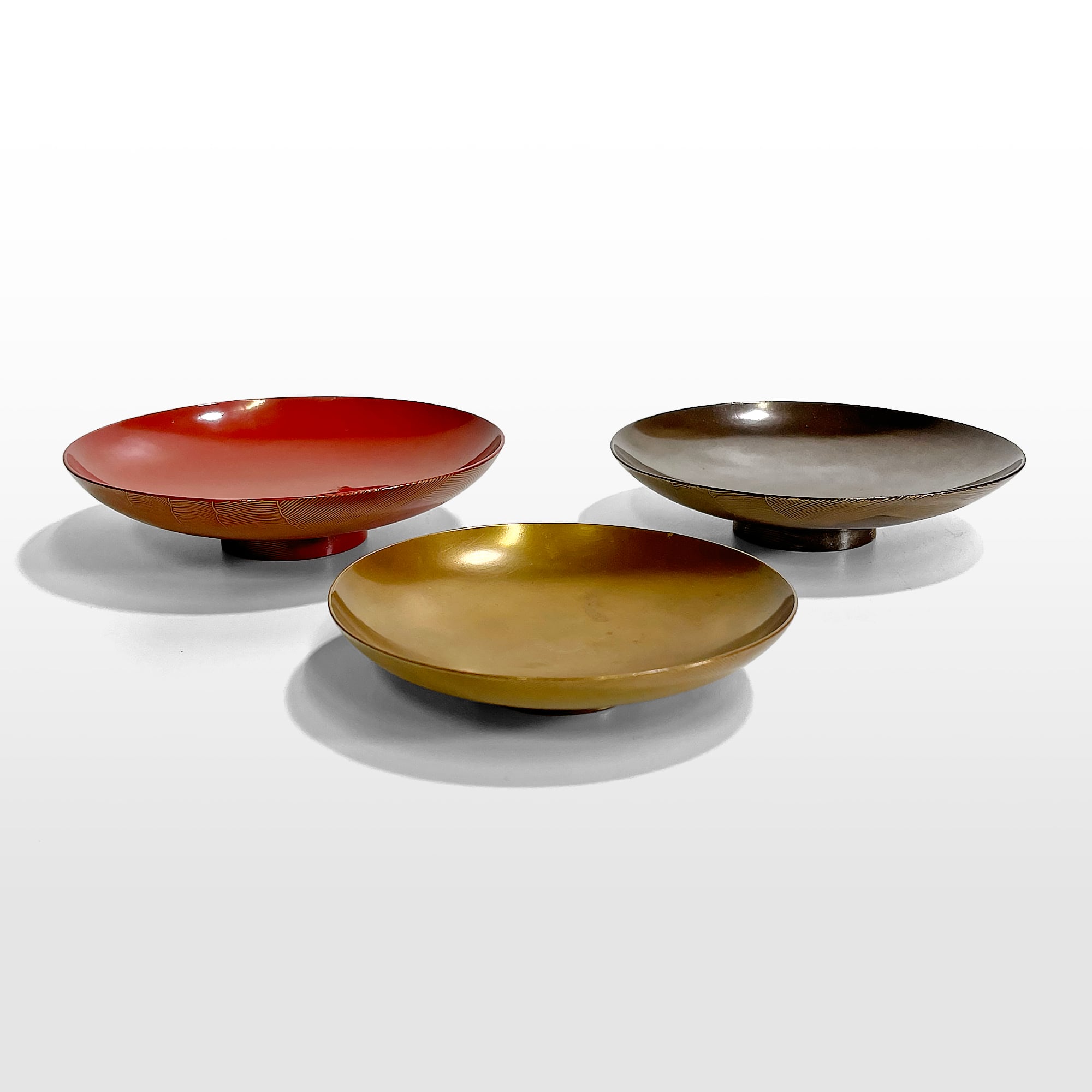 漆器、蒔絵の花台、大きい 漆器、蒔絵の花台、大きい