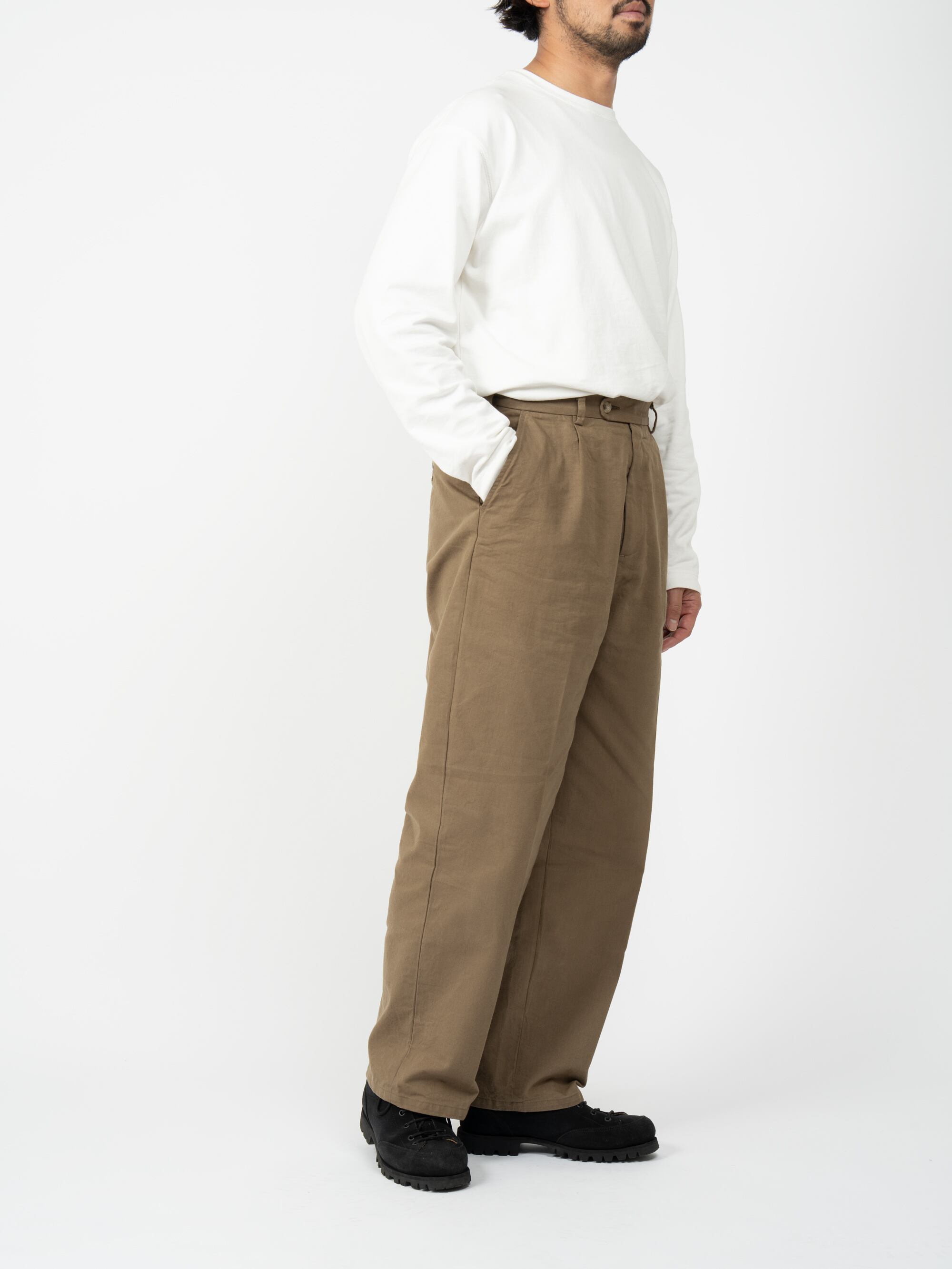 One Tuck Wide Chino Pants (khaki) | OVY
