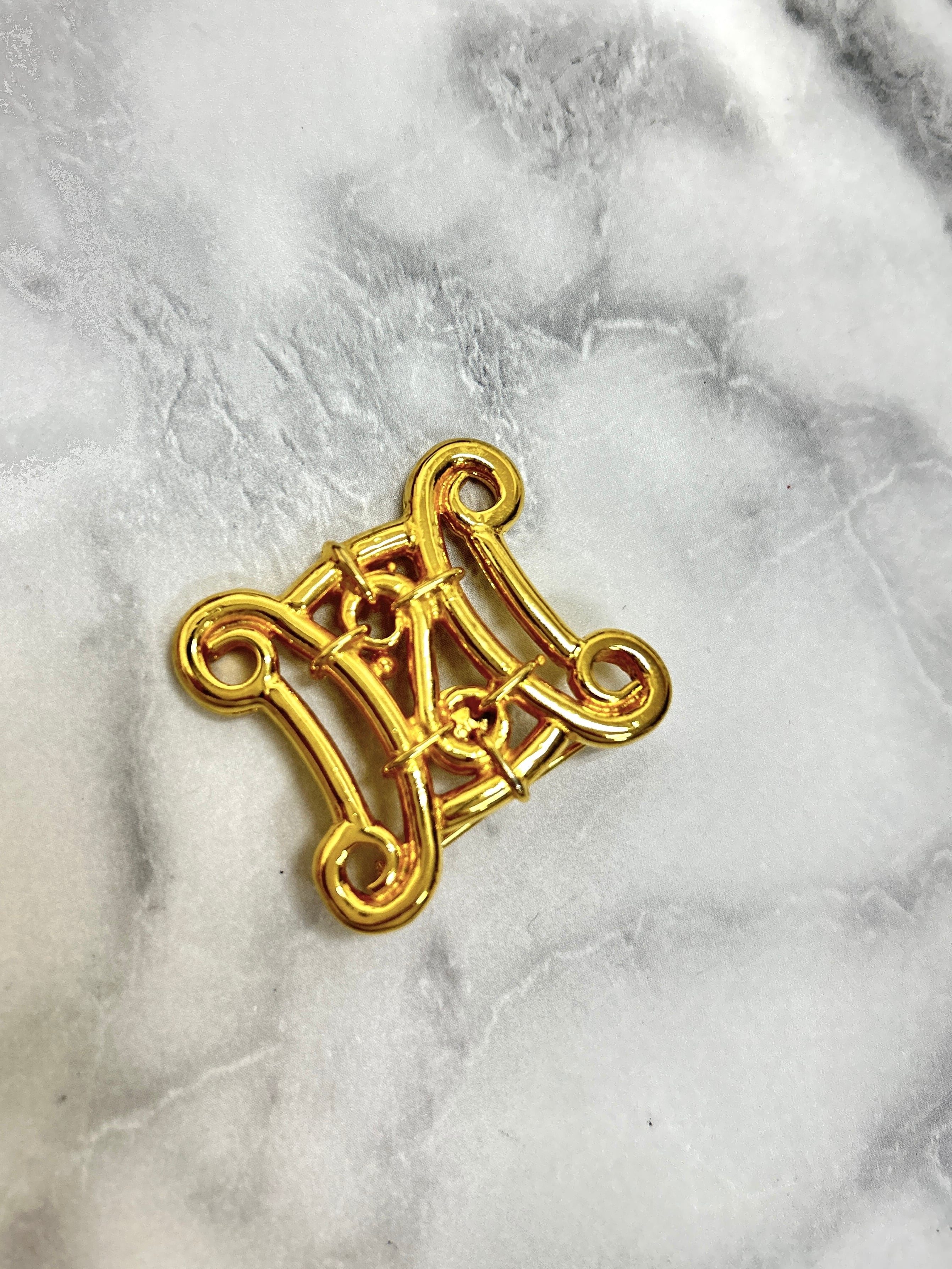 CELINE セリーヌ トリオンフ ブローチ ゴールド vintage ヴィンテージ