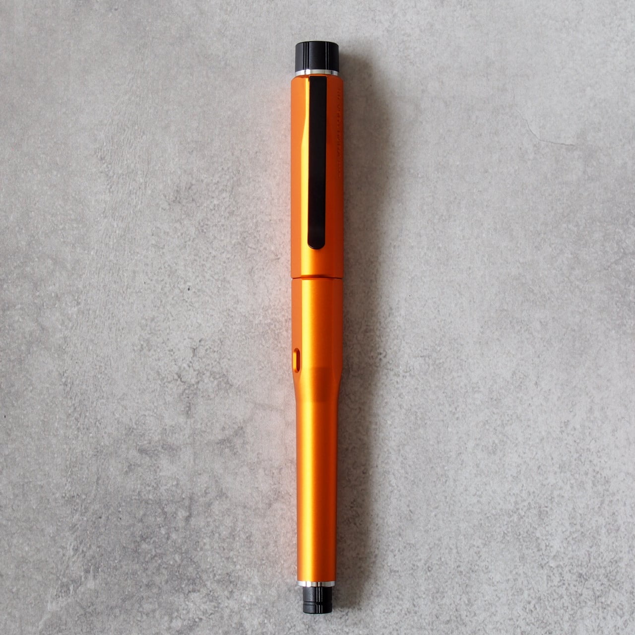 三菱鉛筆 KURUTOGA DIVE クルトガダイブ / トワイライトオレンジ | avan