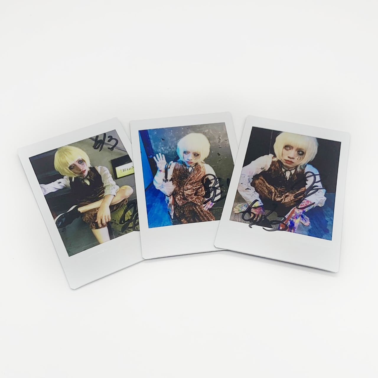 ちいかわ】Ray℃ 愛玖 サイン入りチェキ ちいかわ」デザインのチェキが